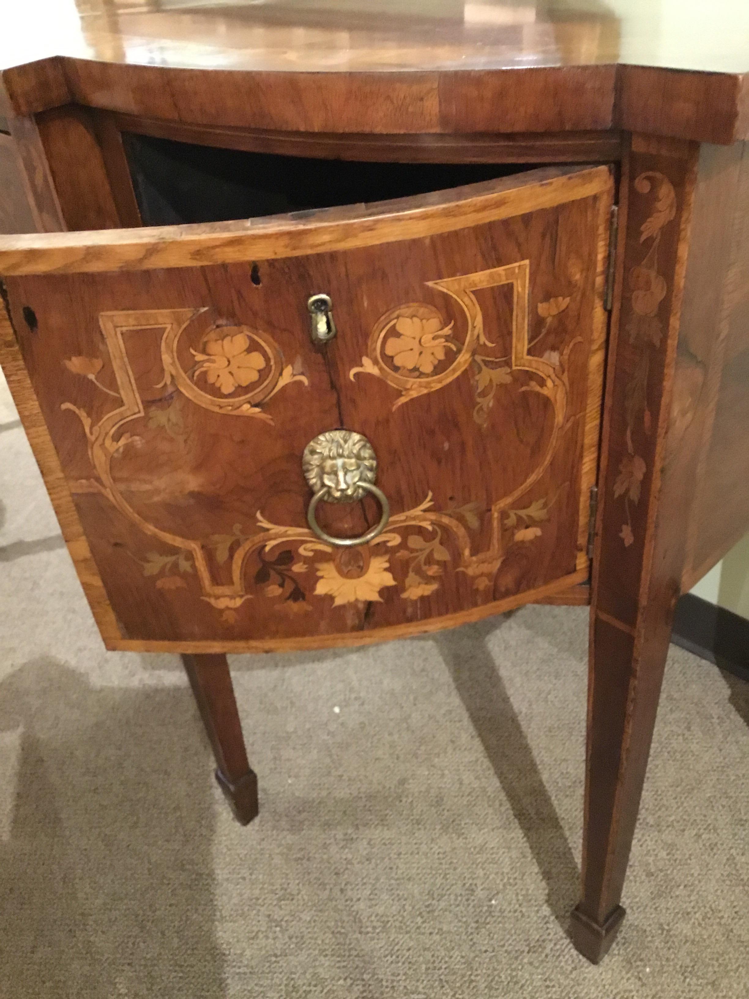 19th Century English Mahogany and Marquetry Sideboard or Buffet 3