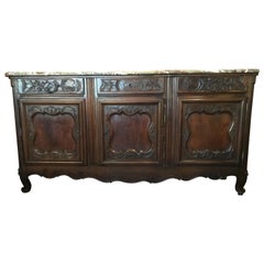 Buffet de style campagnard français du 19ème siècle avec dessus en marbre rouge
