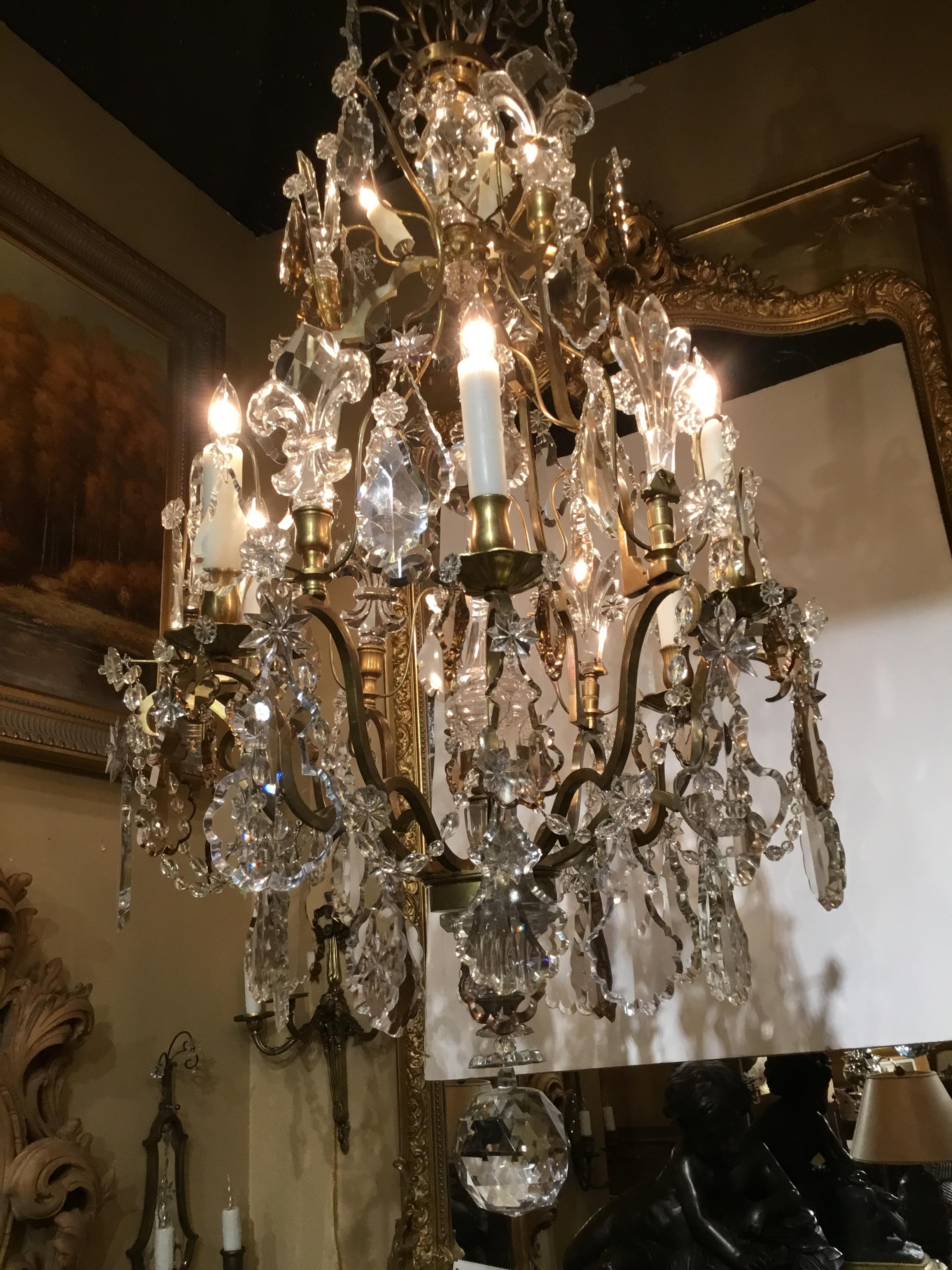 19th Century French Crystal and Gilt Bronze Chandelier with Nine Lights 2