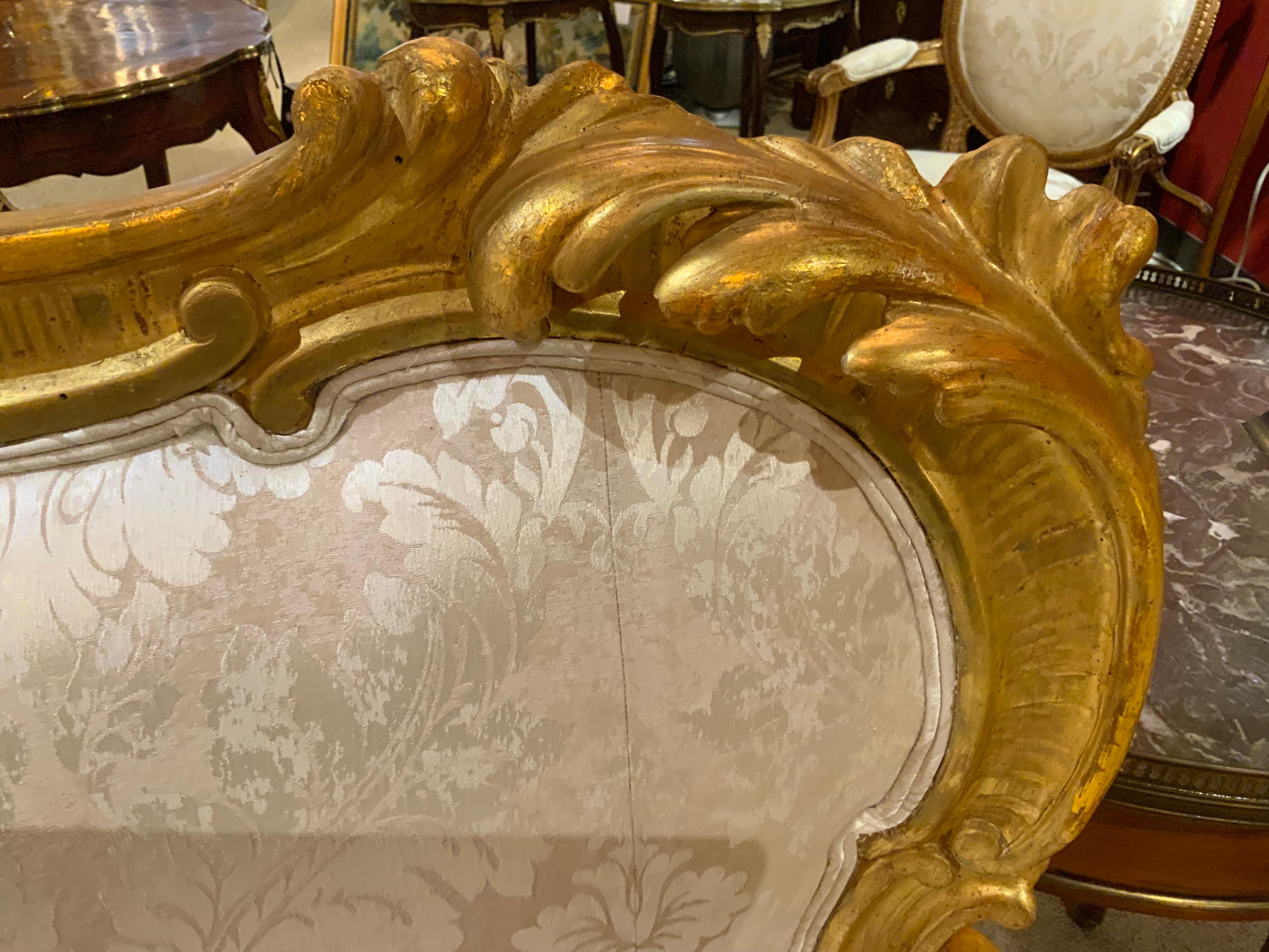 19 th c. Giltwood settee Louis XV with cream upholstery For Sale 1