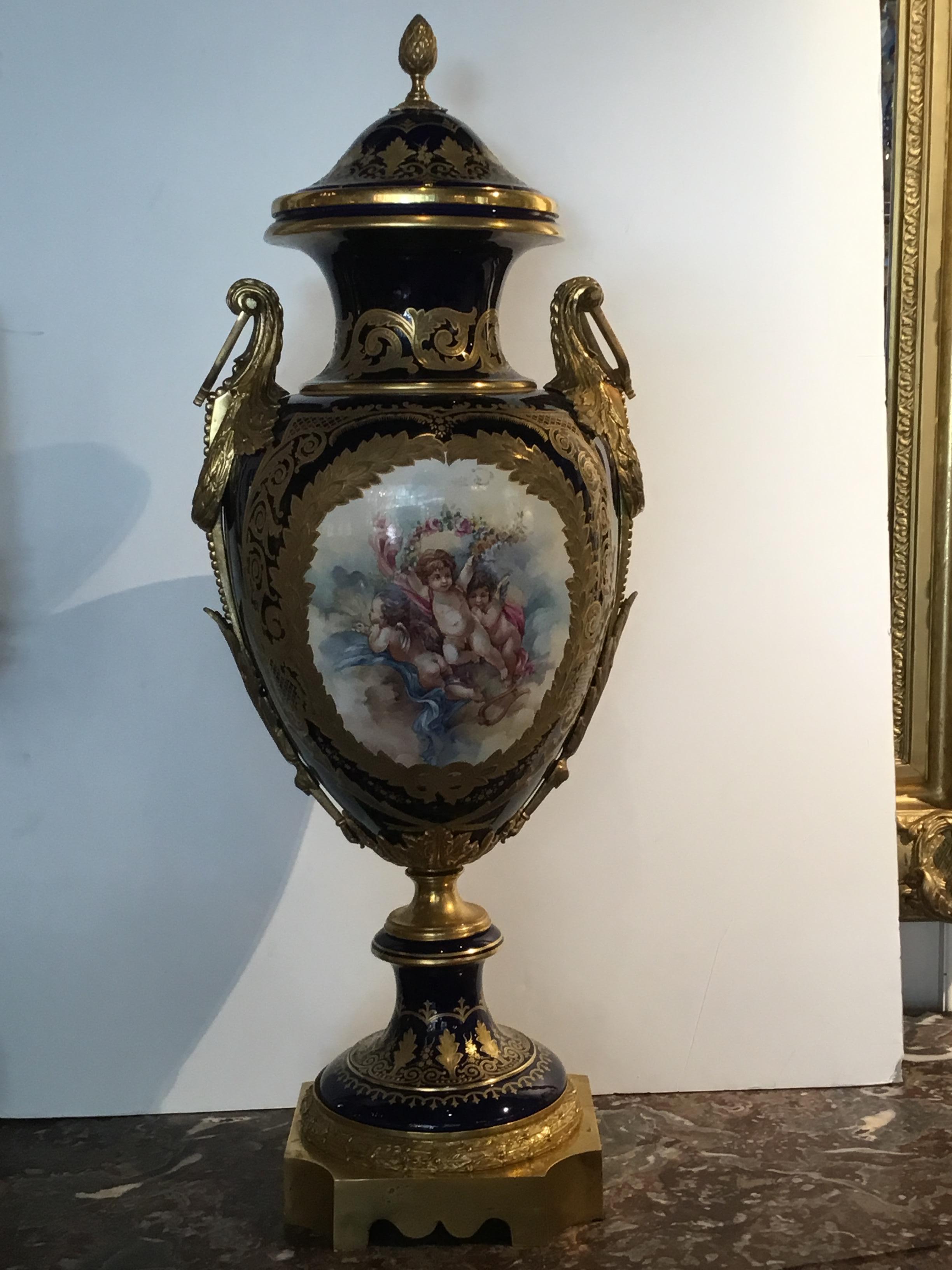 19th Century Serves Porcelain Urn Mounted in Bronze Doré Mounts For Sale 4