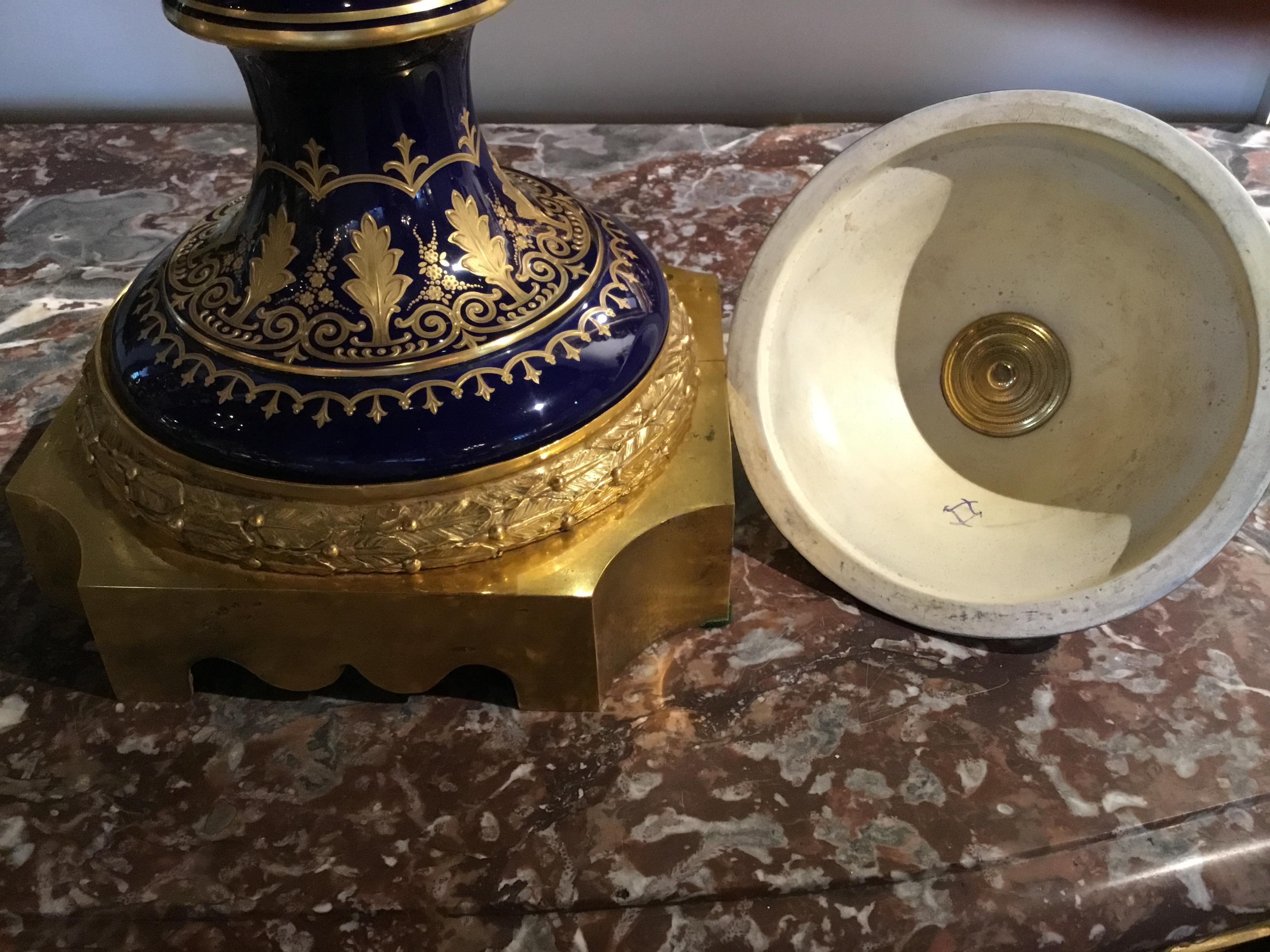 19th Century Serves Porcelain Urn Mounted in Bronze Doré Mounts For Sale 6