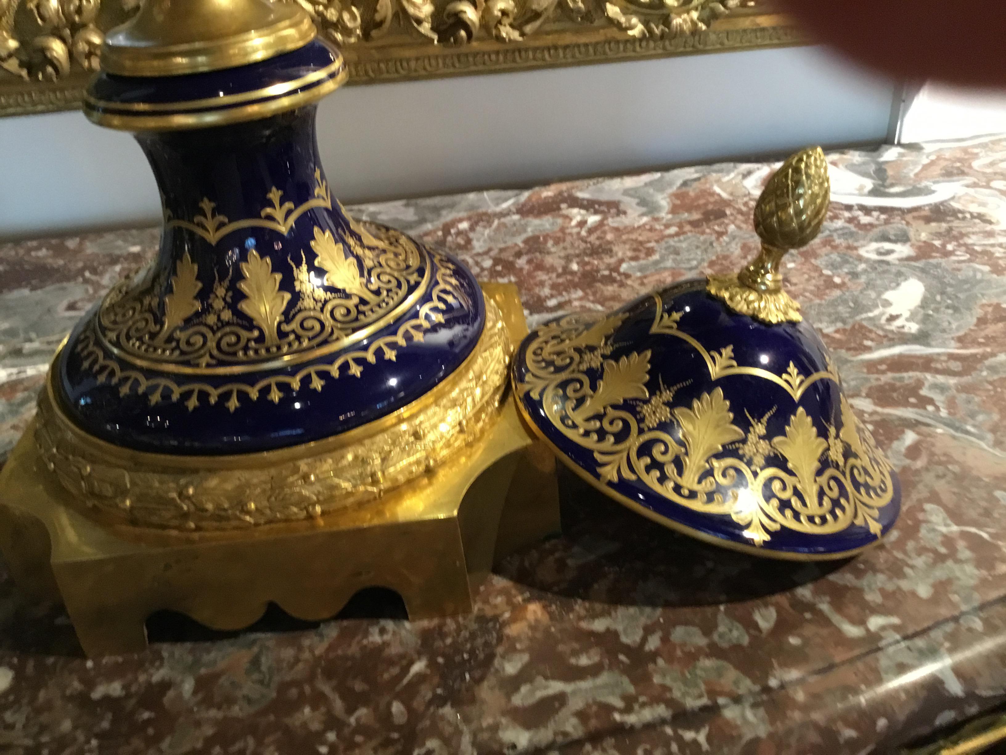 19th Century Serves Porcelain Urn Mounted in Bronze Doré Mounts For Sale 7