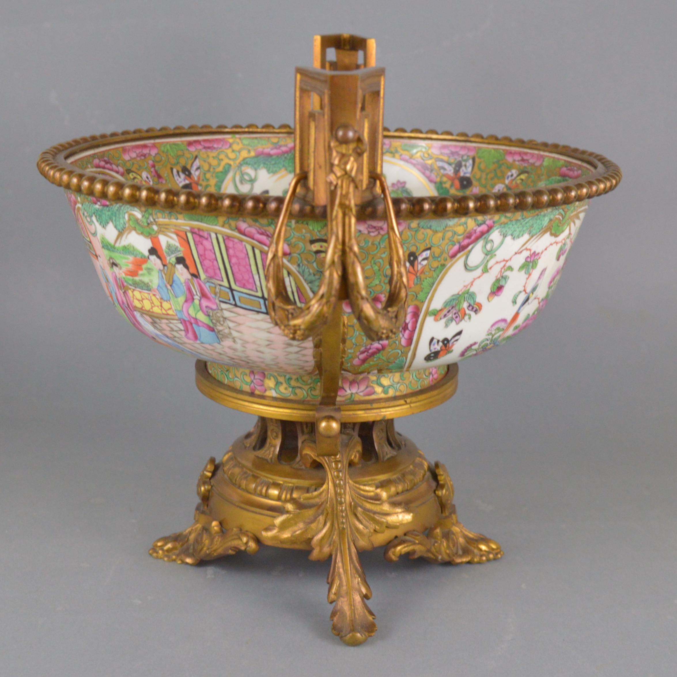 19th Century Chinese Gilt Bronze-Mounted Canton Porcelain Bowl (Chinesisch)