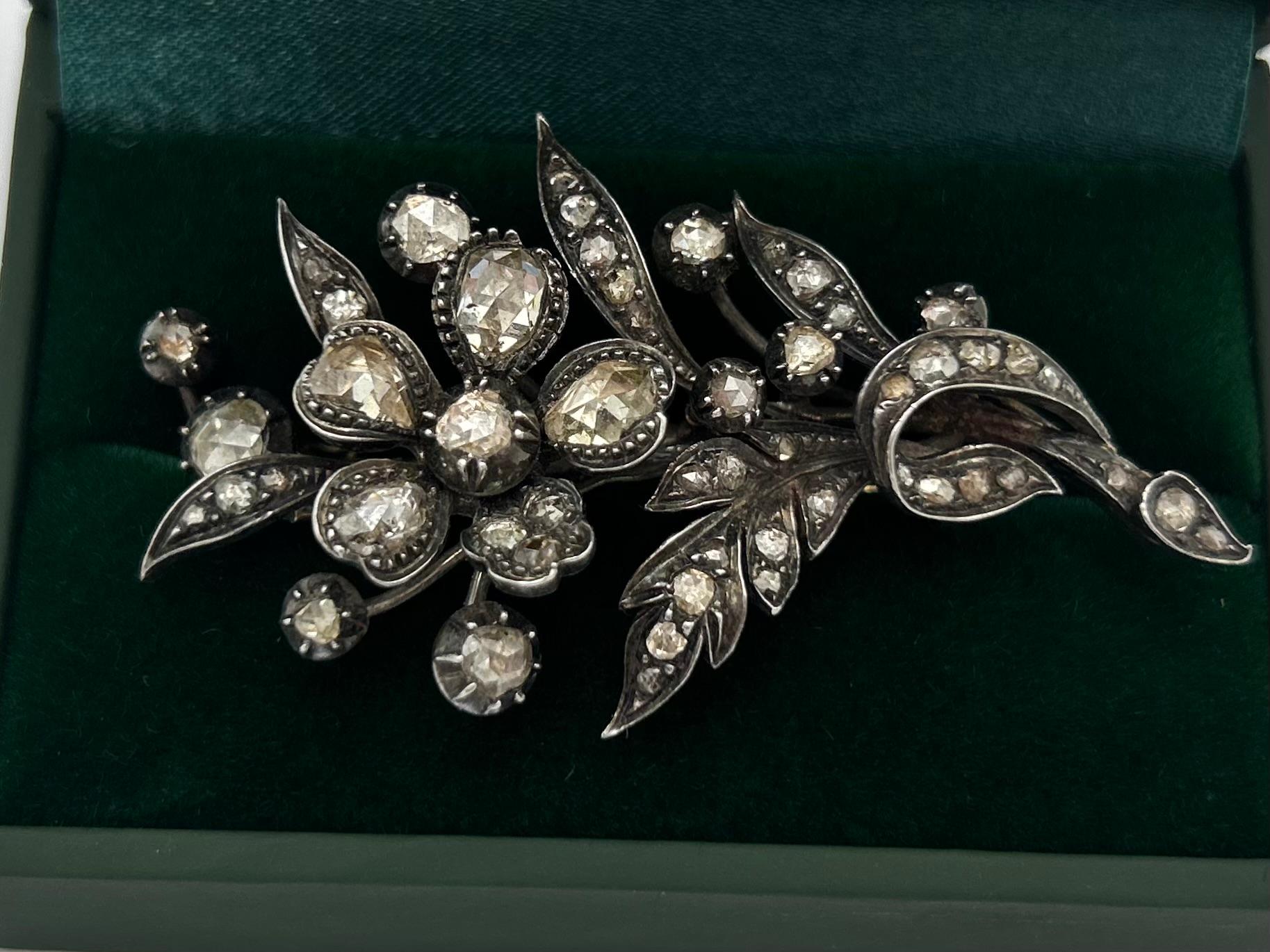 Broche en diamants hollandaise du 19e siècle de 3,40 carats Unisexe en vente