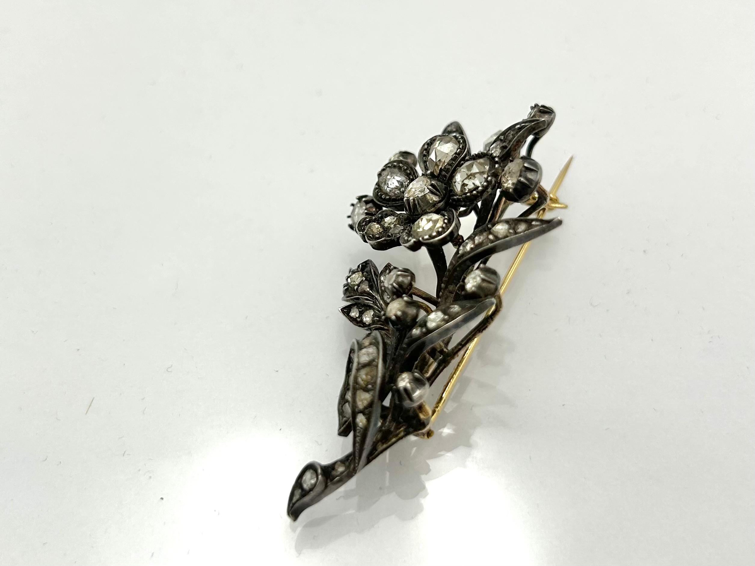 19-th century Dutch diamond brooch 3.40 carats For Sale 3