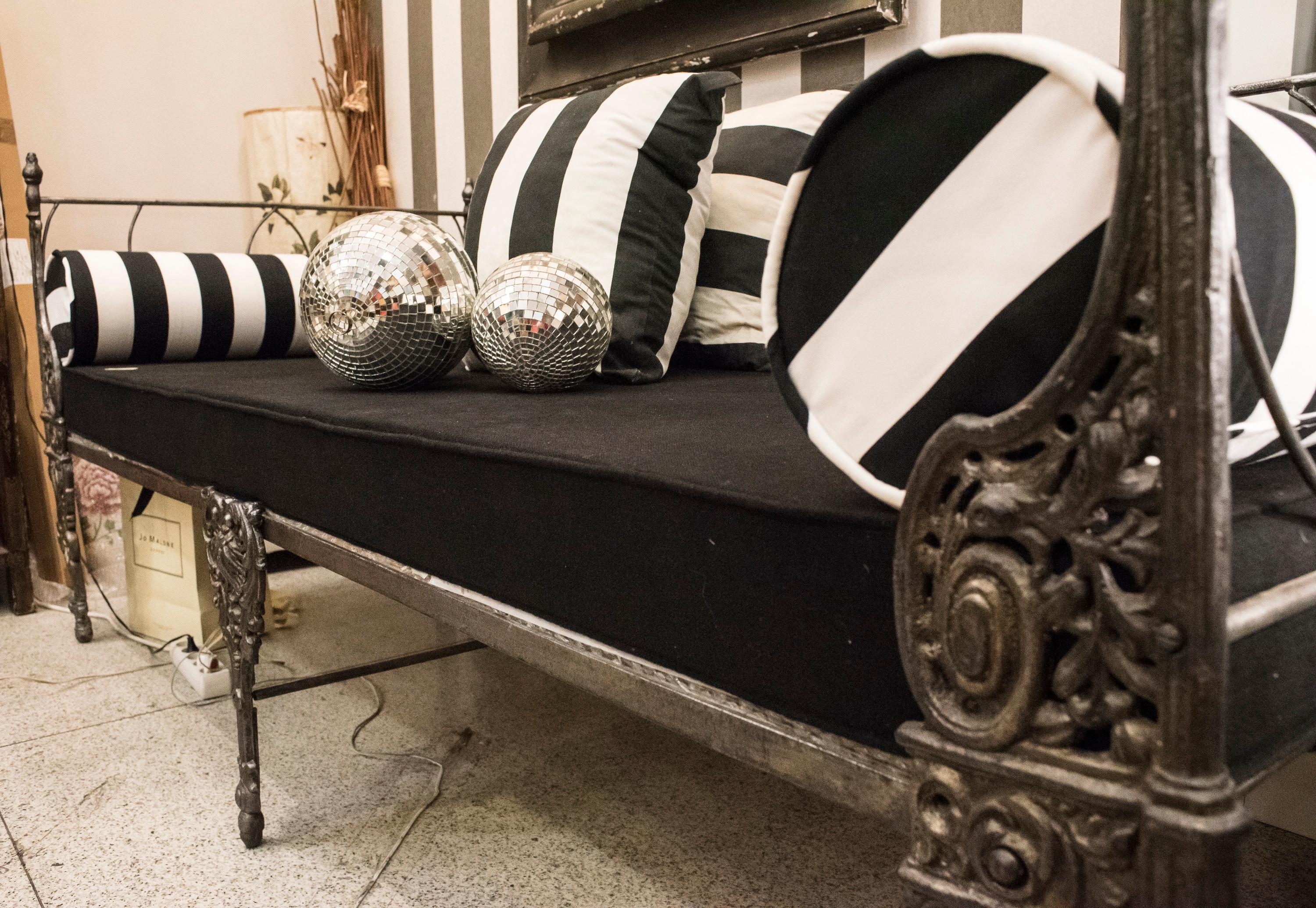 19th Century Napoleon III French Black Cast Iron Daybed 1