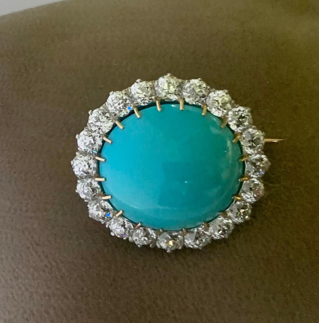 A real eye catcher: This classic brooch features a gorgeous Persian Turquoise cabochon of the most perfect blue color. The turquoise is surrounded by 20 old mine cut Diamonds weighing approximately 2.50 ct. In 18 K yellow and white Gold.
Masterfully
