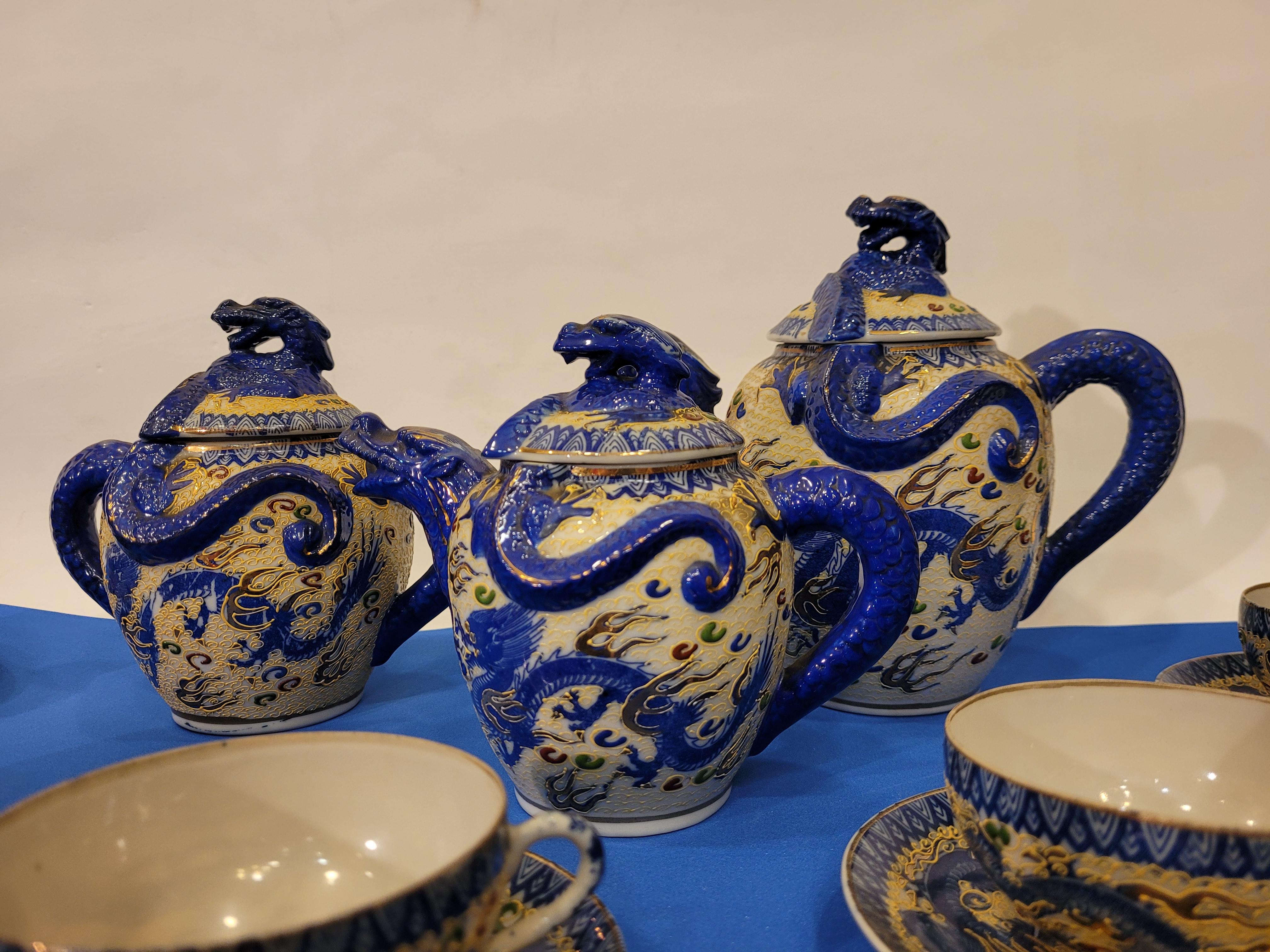 19 Th Century Satsuma Set of Blue Tea Service, Japan, Meiji Period 2