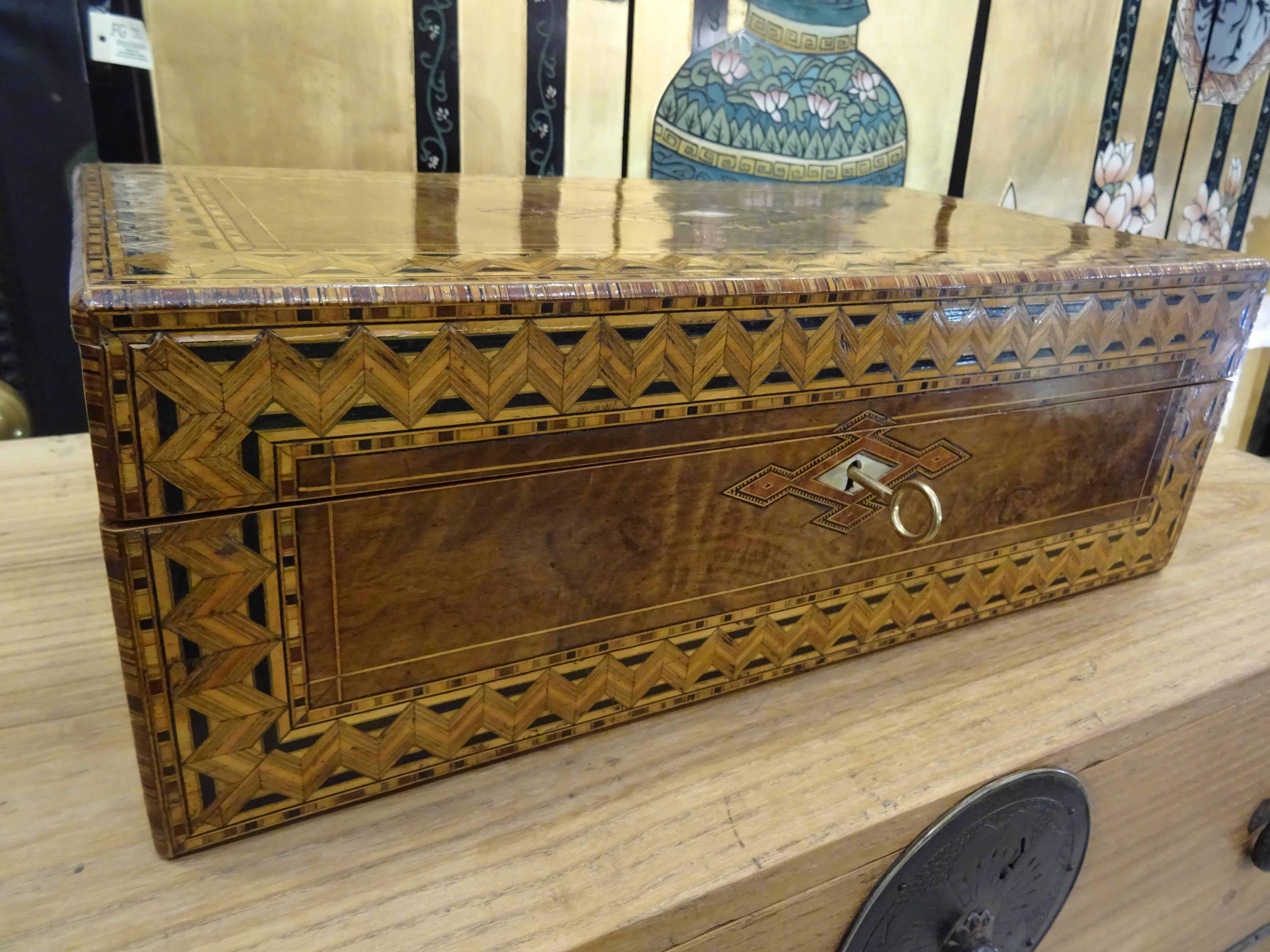 19th Century English Boat Desk-Box, Inlaid Wood and Mother of Pearl 9