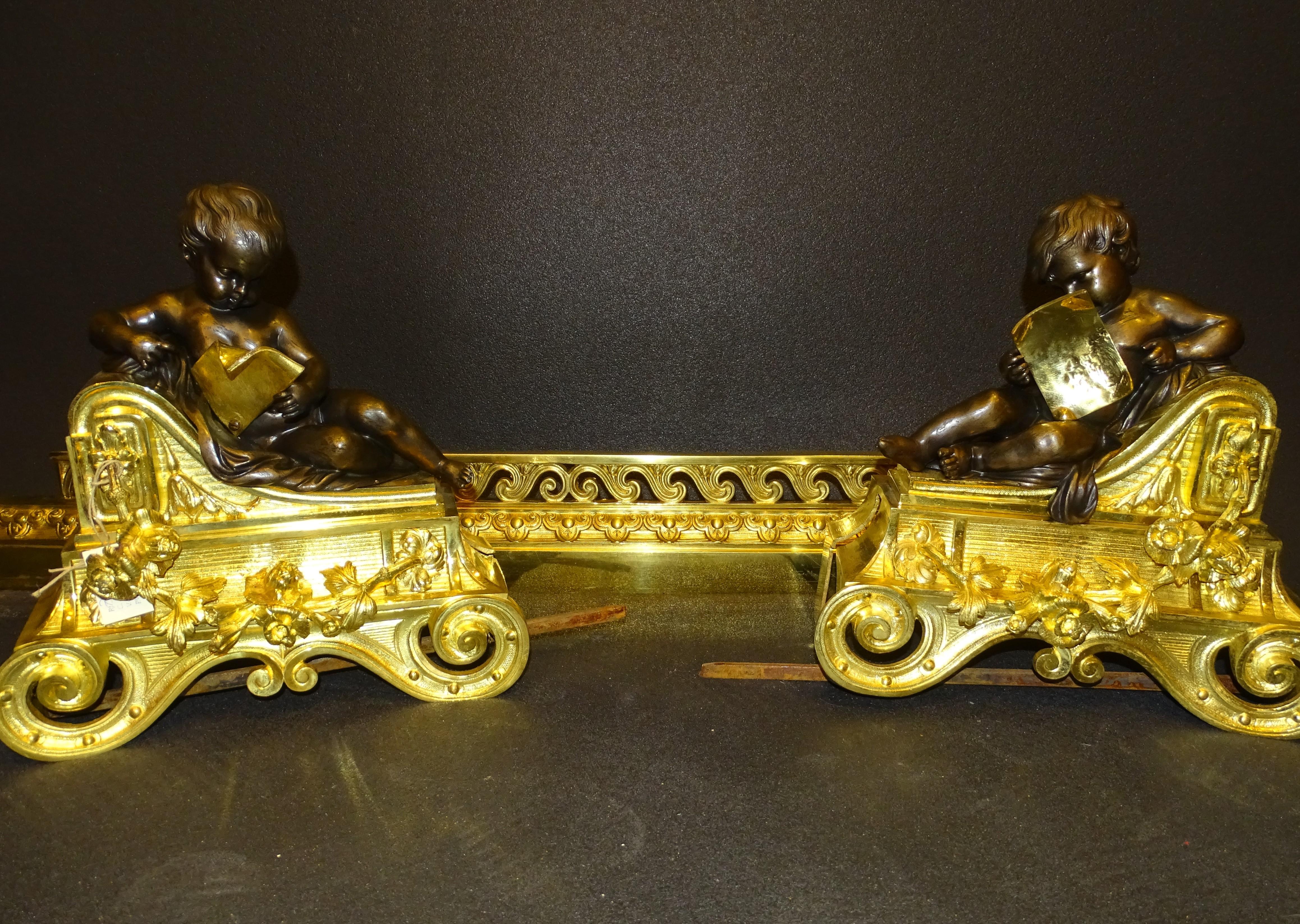 19th French Set of Blued Bronze Andirons with Reading Cherubs, Ormolu In Good Condition In Valladolid, ES