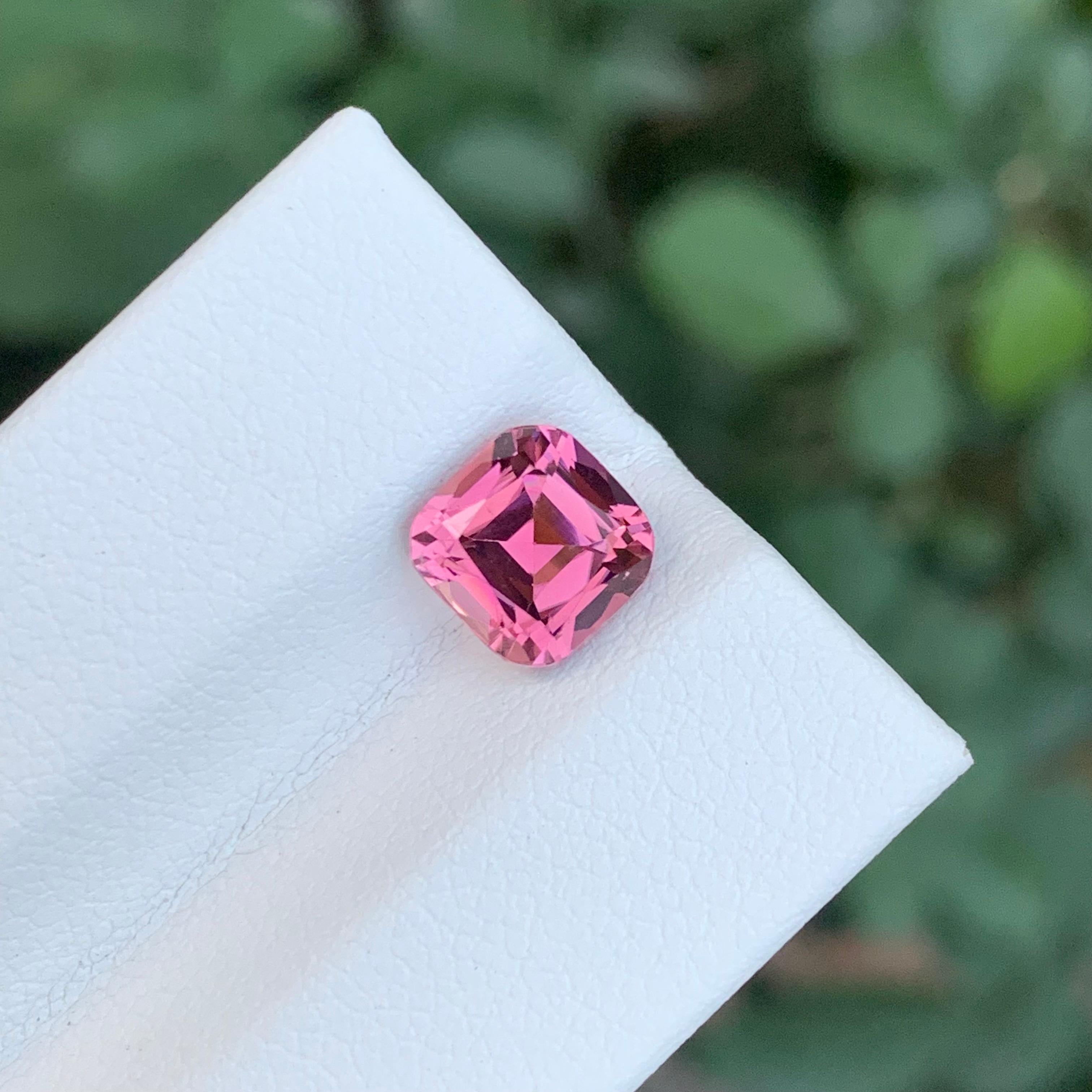 Turmalina rosa facetada

Peso: 1,90 quilates
Dimensión: 6,8 x 6,8 x 5,2 Mm
Color: Rosa
Tratamiento: Calentado
Certificado: A petición del cliente
Forma: Cojín cuadrado


La turmalina es una piedra preciosa cautivadora conocida por su notable