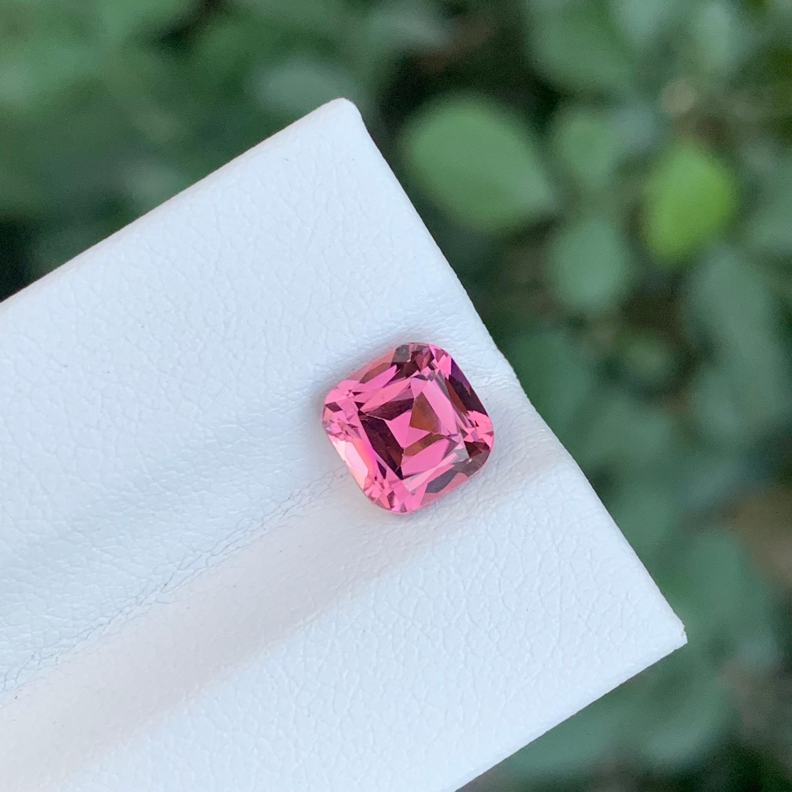1,90 quilates adorable turmalina rosa facetada cuadrada en forma de cojín gema Artes y manualidades en venta