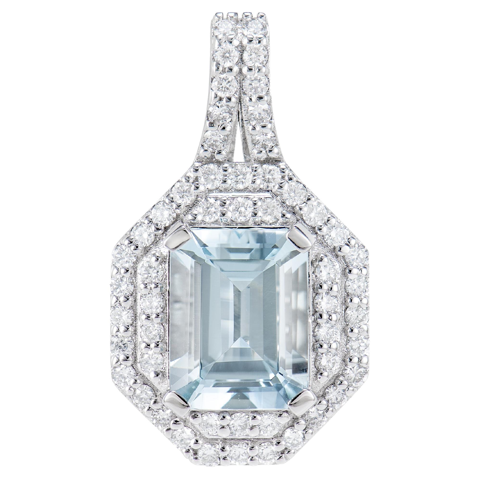 Pendentif aigue-marine de 1,90 carat en or blanc 18 carats avec diamant blanc en vente