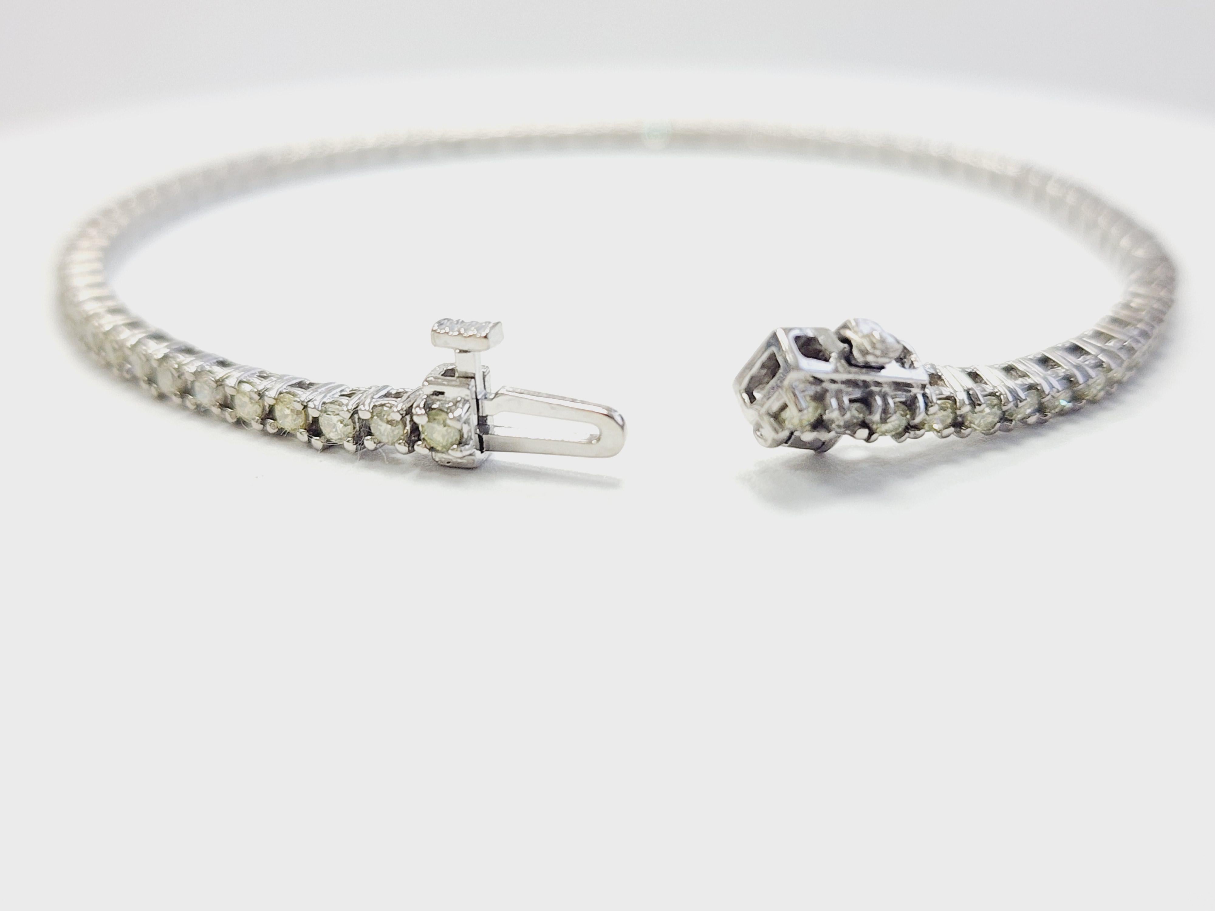 1.90 Carat Natural Diamond Tennis Bracelet 14 Karat White Gold In New Condition For Sale In Great Neck Plaza, NY