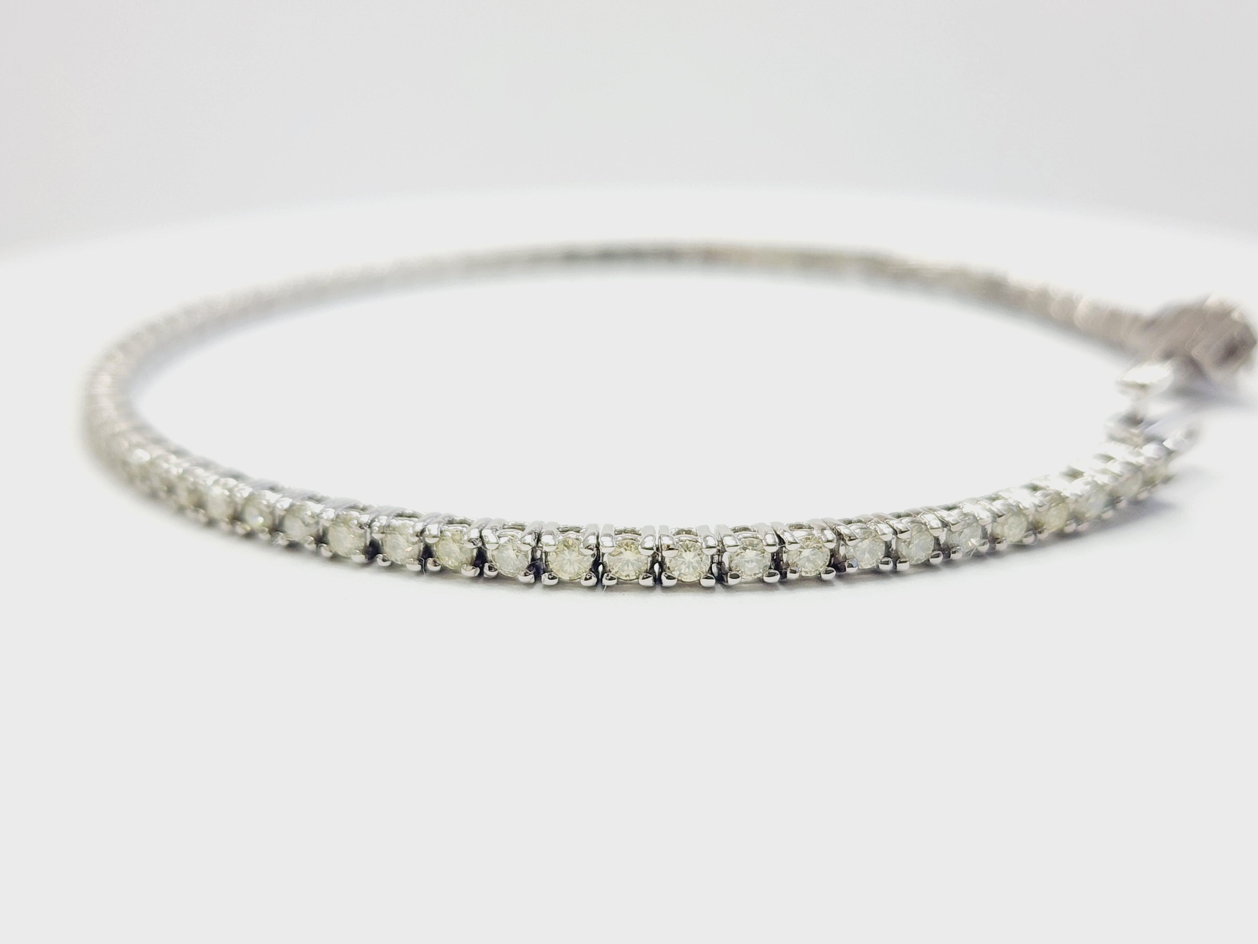Women's or Men's 1.90 Carat Natural Diamond Tennis Bracelet 14 Karat White Gold For Sale