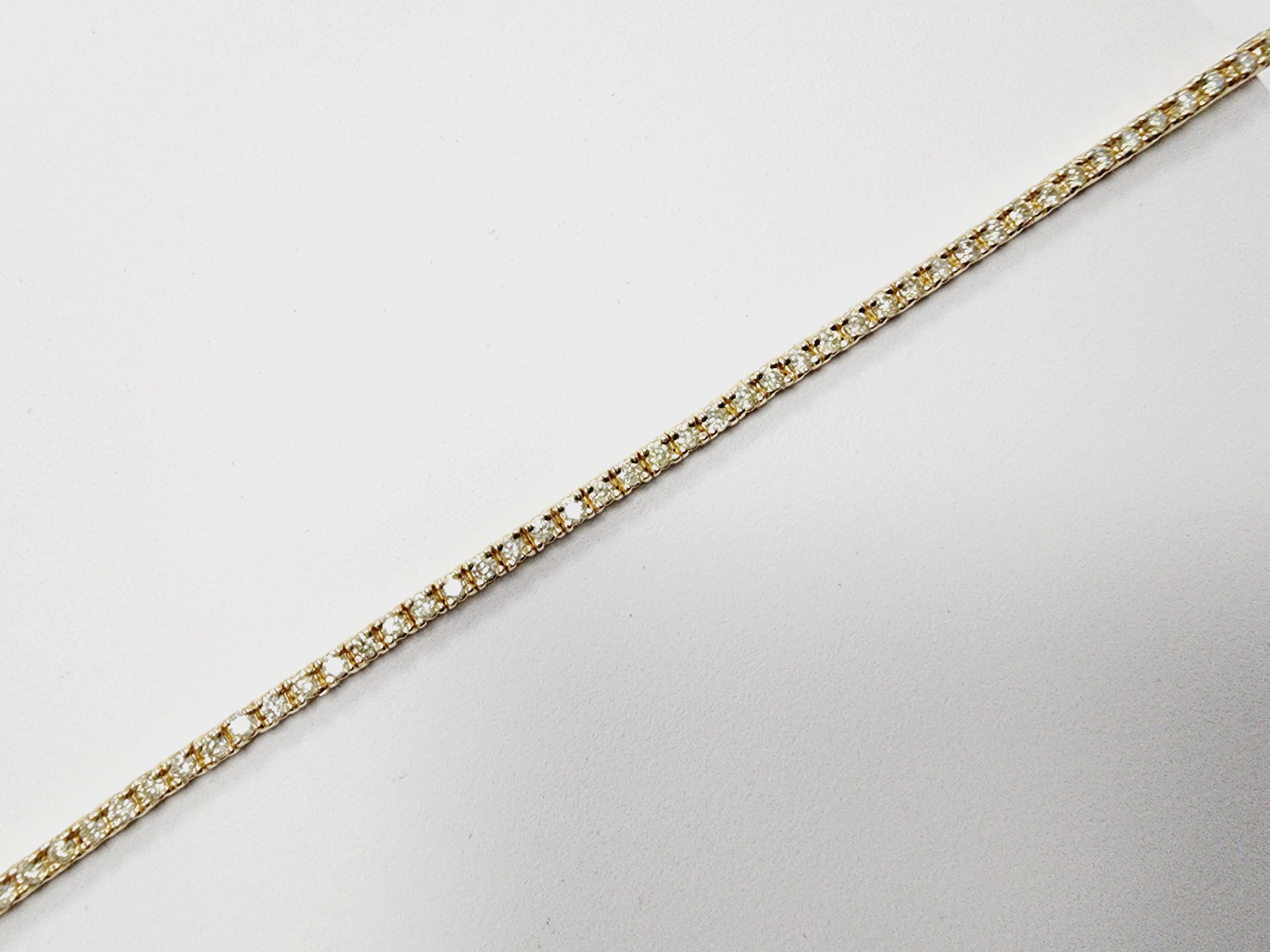 1.90 Carat Natural Diamond Tennis Bracelet 14 Karat Yellow Gold In New Condition In Great Neck Plaza, NY
