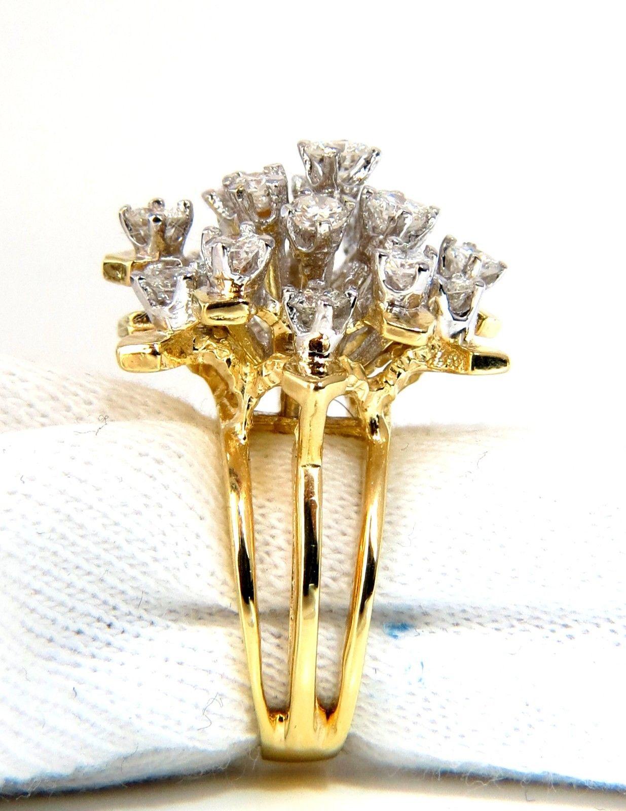Bague cocktail flottante en relief en or 14 carats avec diamants naturels de 1,90 carat en relief en vente 4