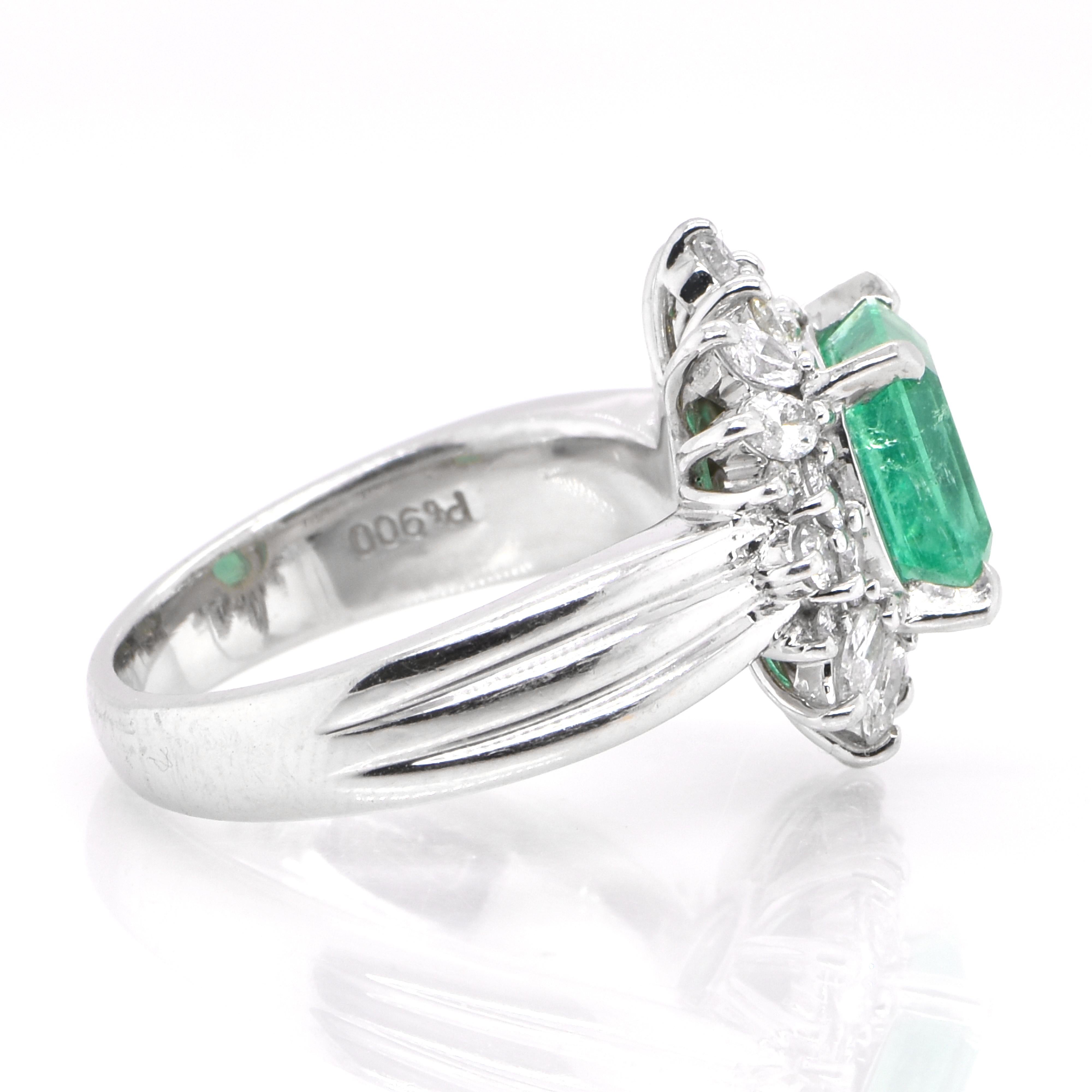 1.90 Carat Natural Emerald and Diamond Cocktail Ring Set in Platinum In Excellent Condition For Sale In Tokyo, JP