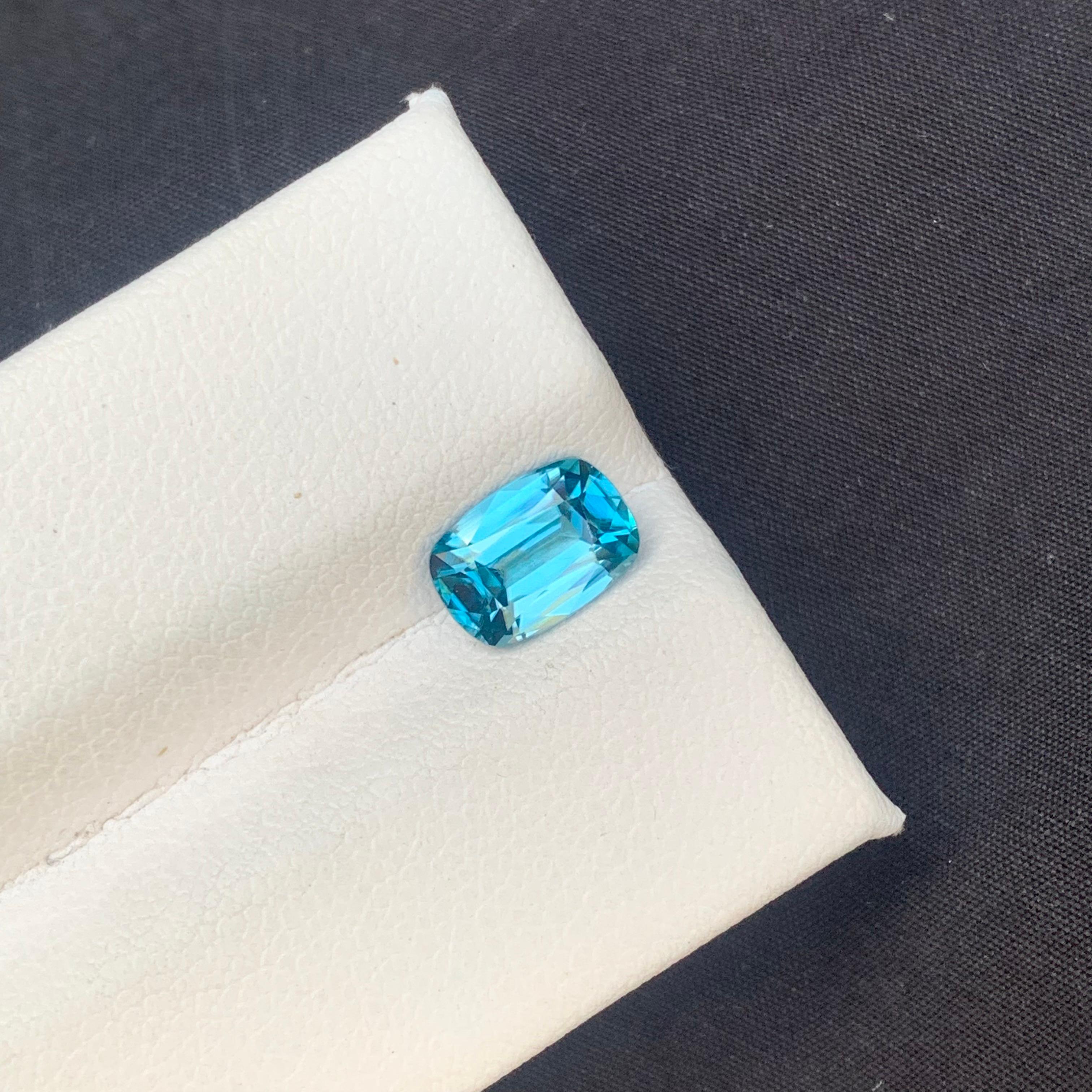 Bague en zircon bleu clair naturel de 1,90 carat, pierre précieuse en forme de coussin du Cambodge en vente 3