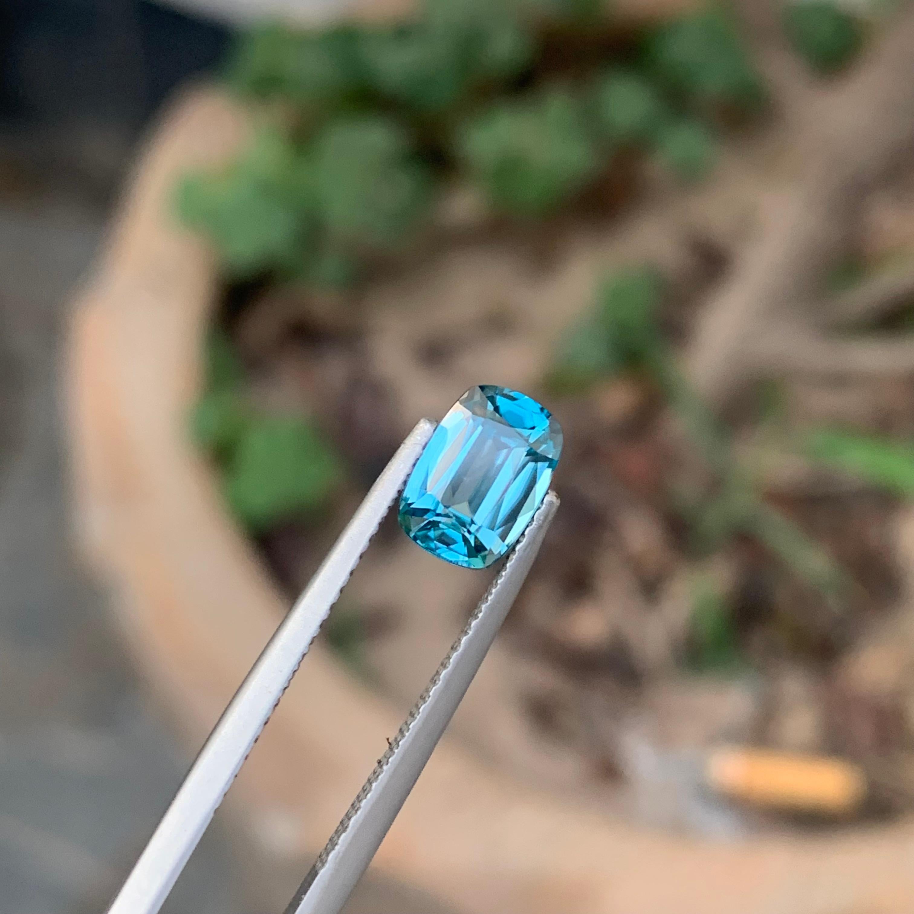Bague en zircon bleu clair naturel de 1,90 carat, pierre précieuse en forme de coussin du Cambodge en vente 6