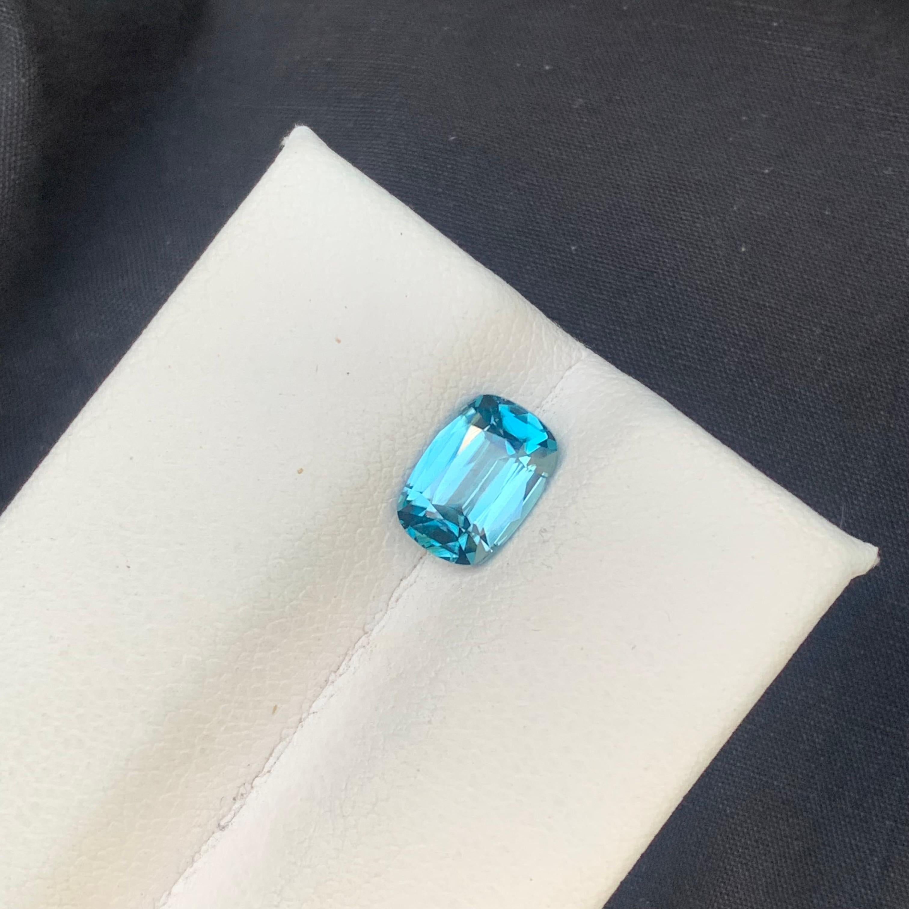 Bague en zircon bleu clair naturel de 1,90 carat, pierre précieuse en forme de coussin du Cambodge Neuf - En vente à Peshawar, PK