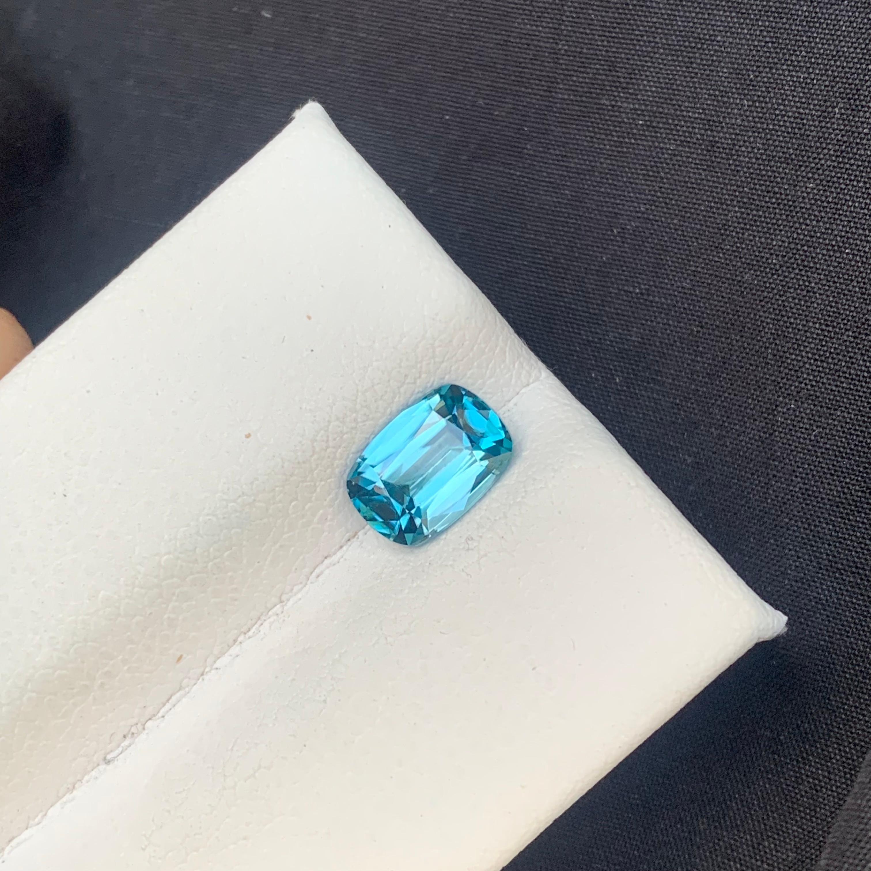 Bague en zircon bleu clair naturel de 1,90 carat, pierre précieuse en forme de coussin du Cambodge Unisexe en vente