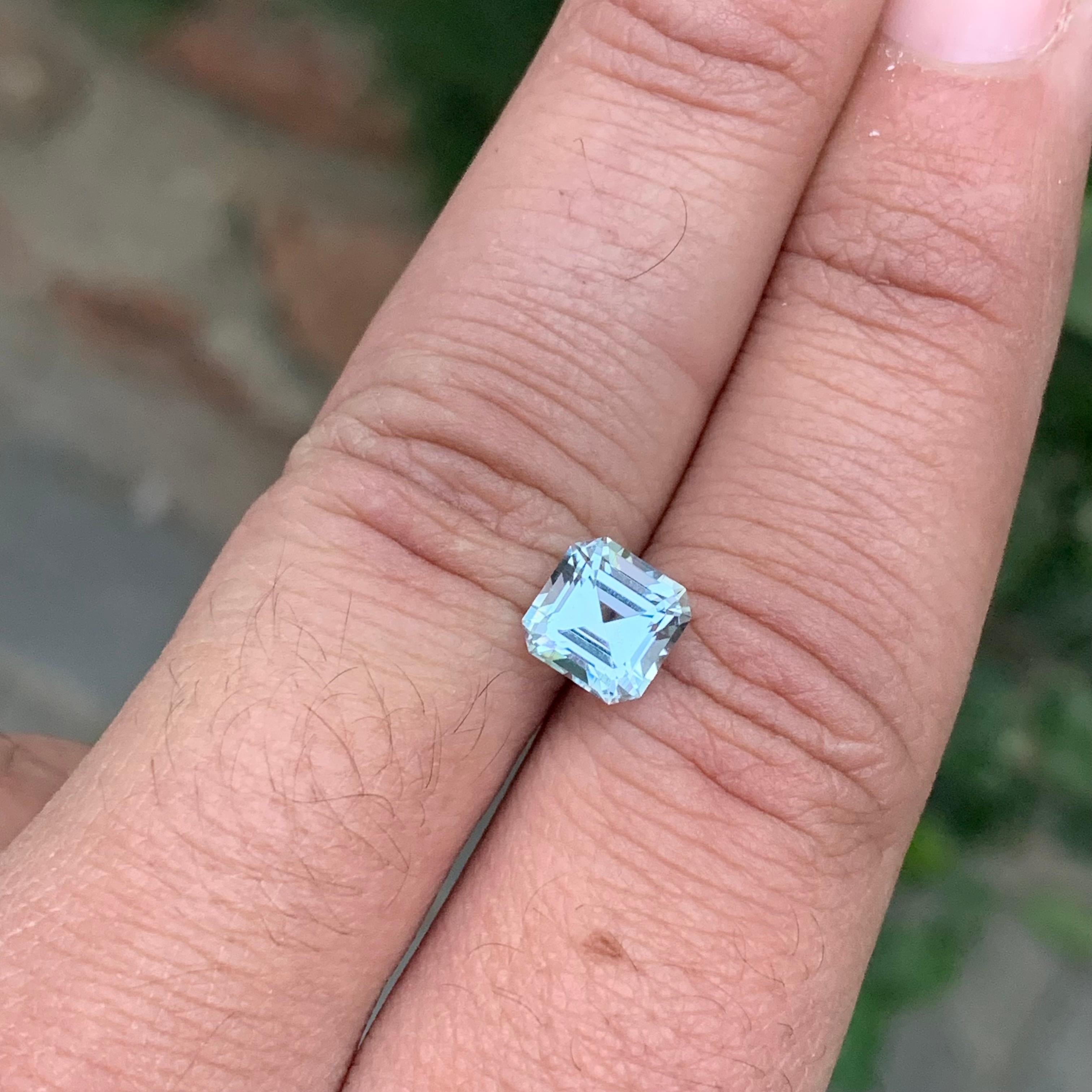 1.90 Carat Natural Loose Aquamarine Asscher Shape Gem For Sale 3