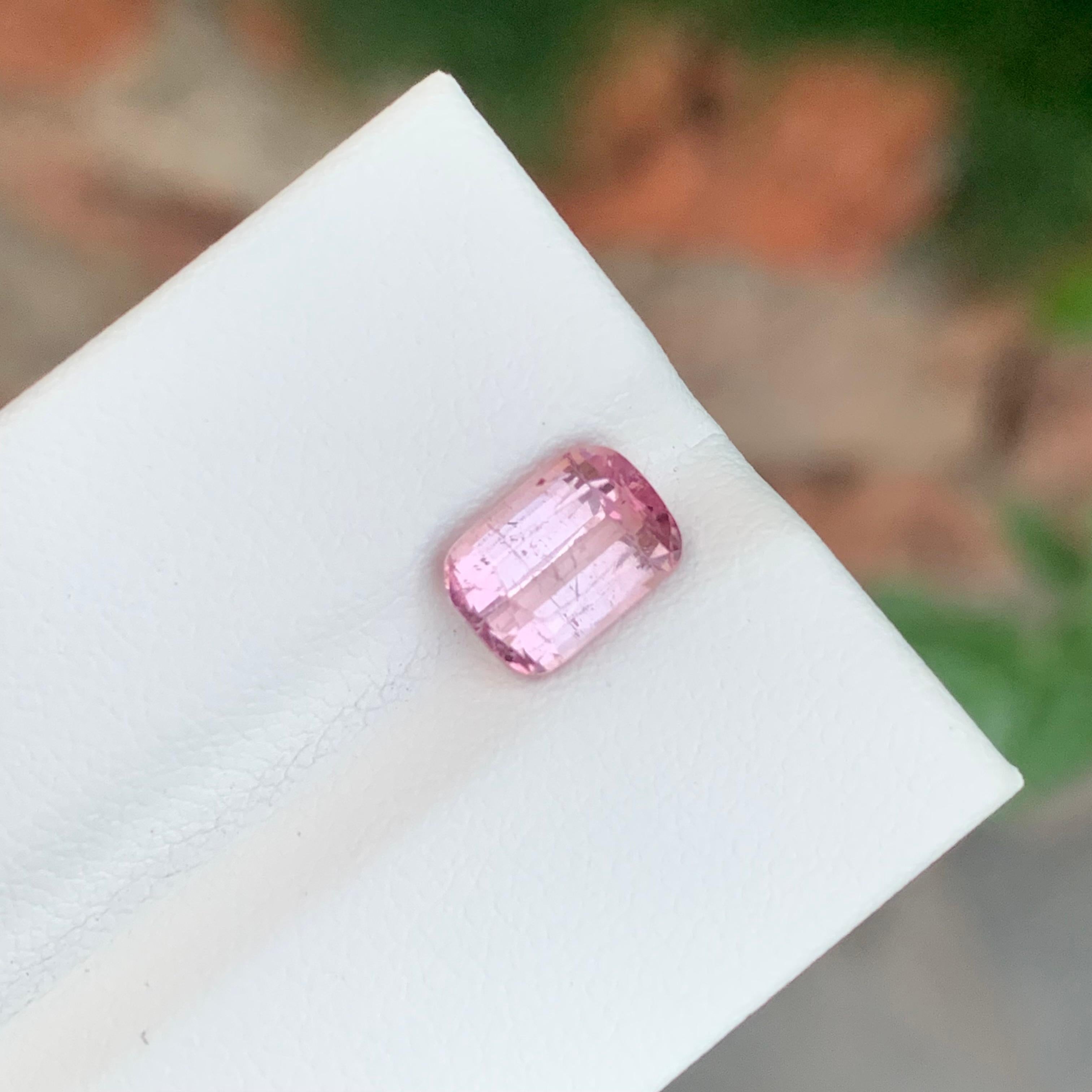 1,90 carati di tormalina rosa sciolta Nature a forma di cuscino in vendita 4