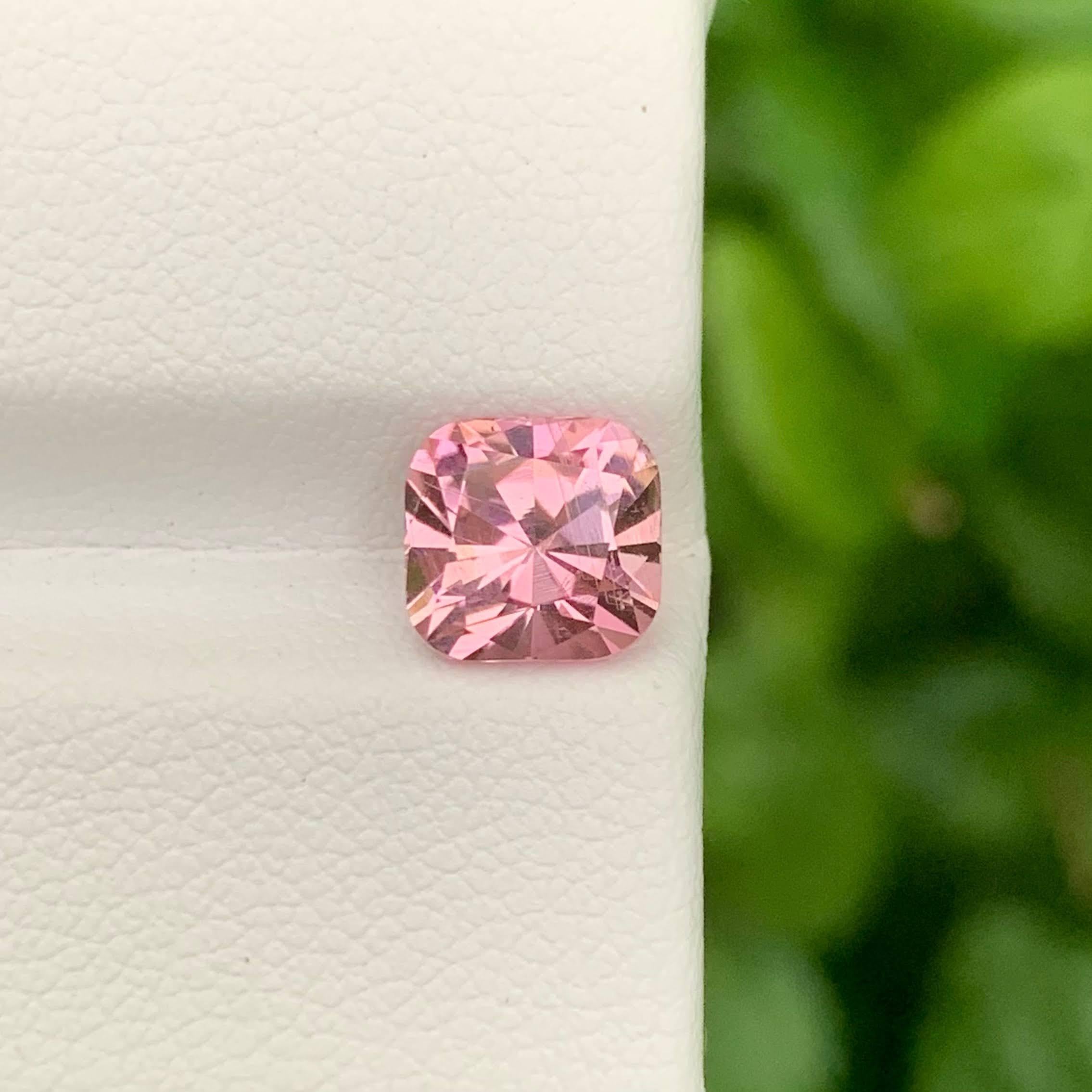 Peso 1,90 carati 
Dimensioni 7,3x7,0x5,5 mm
Trattamento Nessuno 
Origine afgana 
Chiarezza VVS 
Forma taglio cuscino 





Aggiungi fascino ed eleganza alla tua collezione con questa tormalina rosa baby sfusa naturale da 1,90 carati, sapientemente