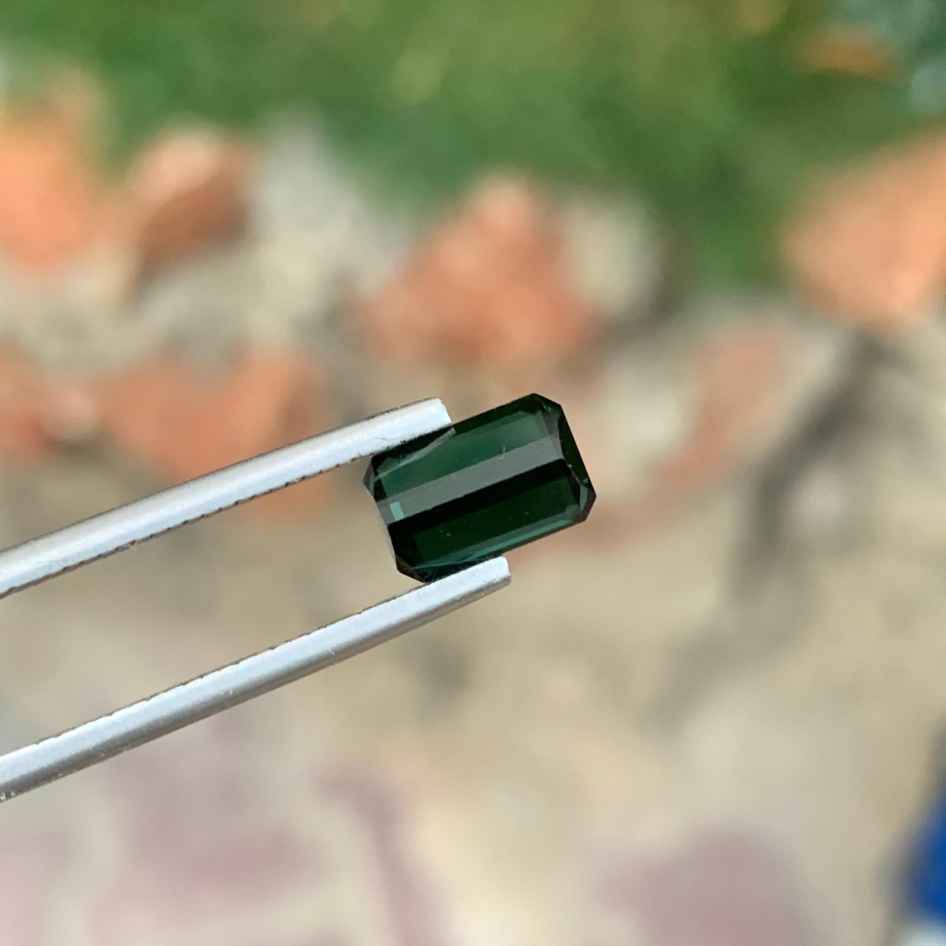 1.90 Karat Natürlicher loser Deep Lagoon Turmalin Smaragd Form Edelstein im Angebot 1