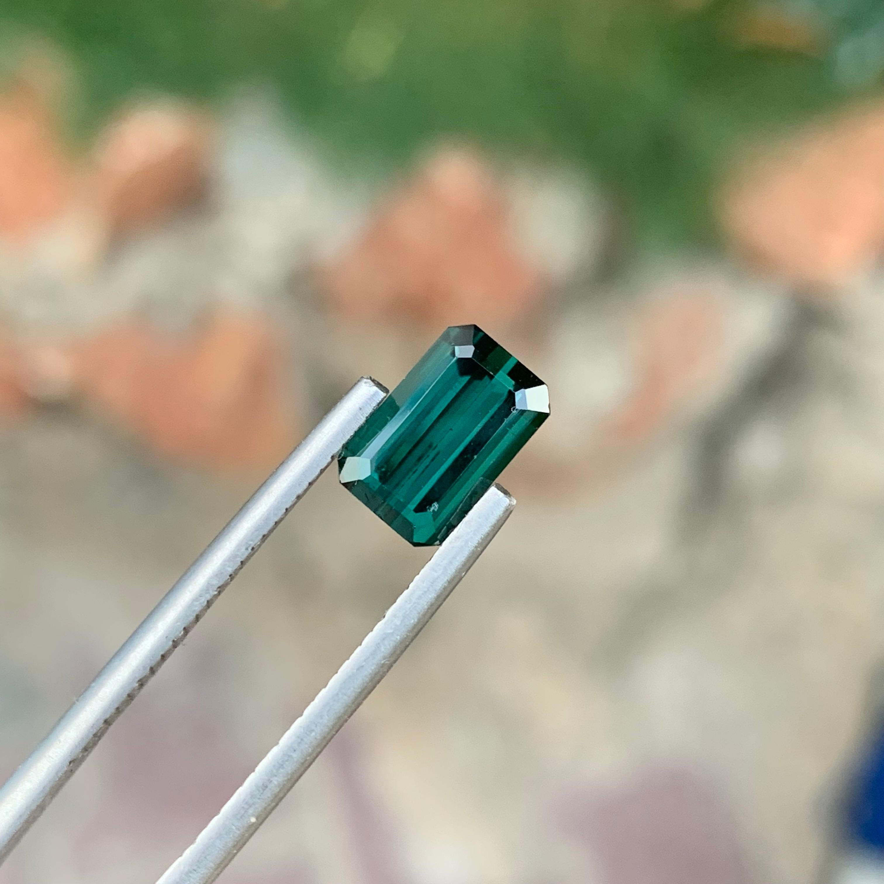 1.90 Karat Natürlicher loser Deep Lagoon Turmalin Smaragd Form Edelstein im Angebot 2
