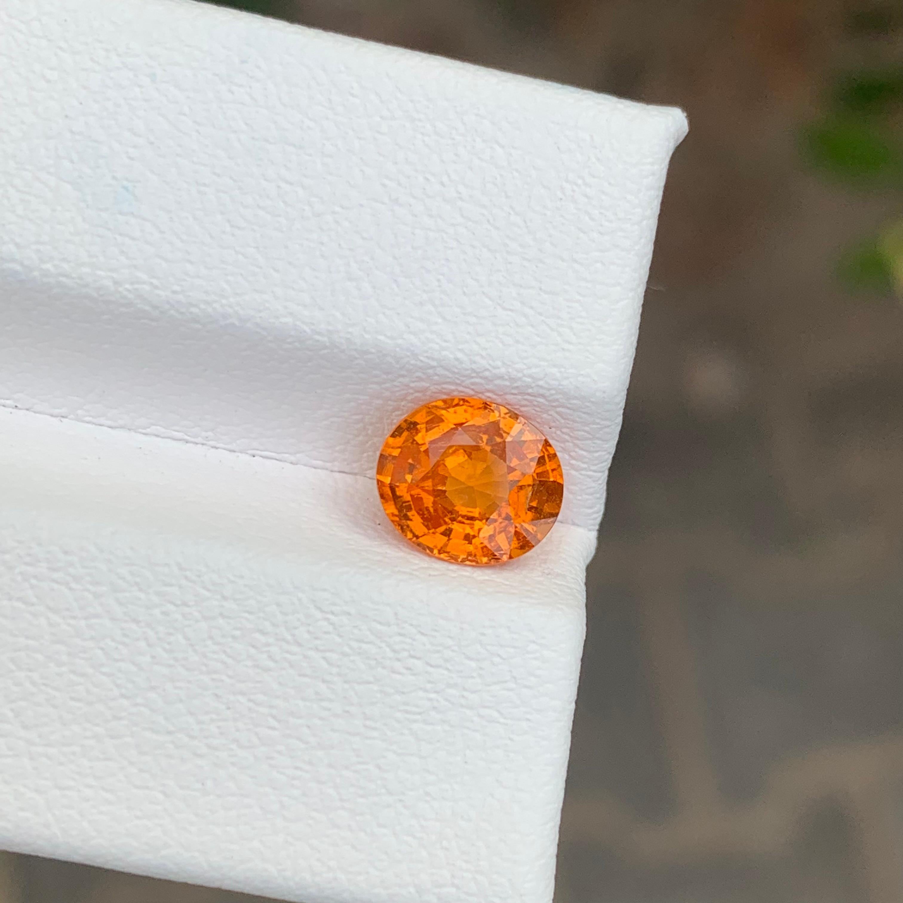 1,90 Carati di Granato Fanta Spessartite naturale sfuso di forma ovale in vendita 1
