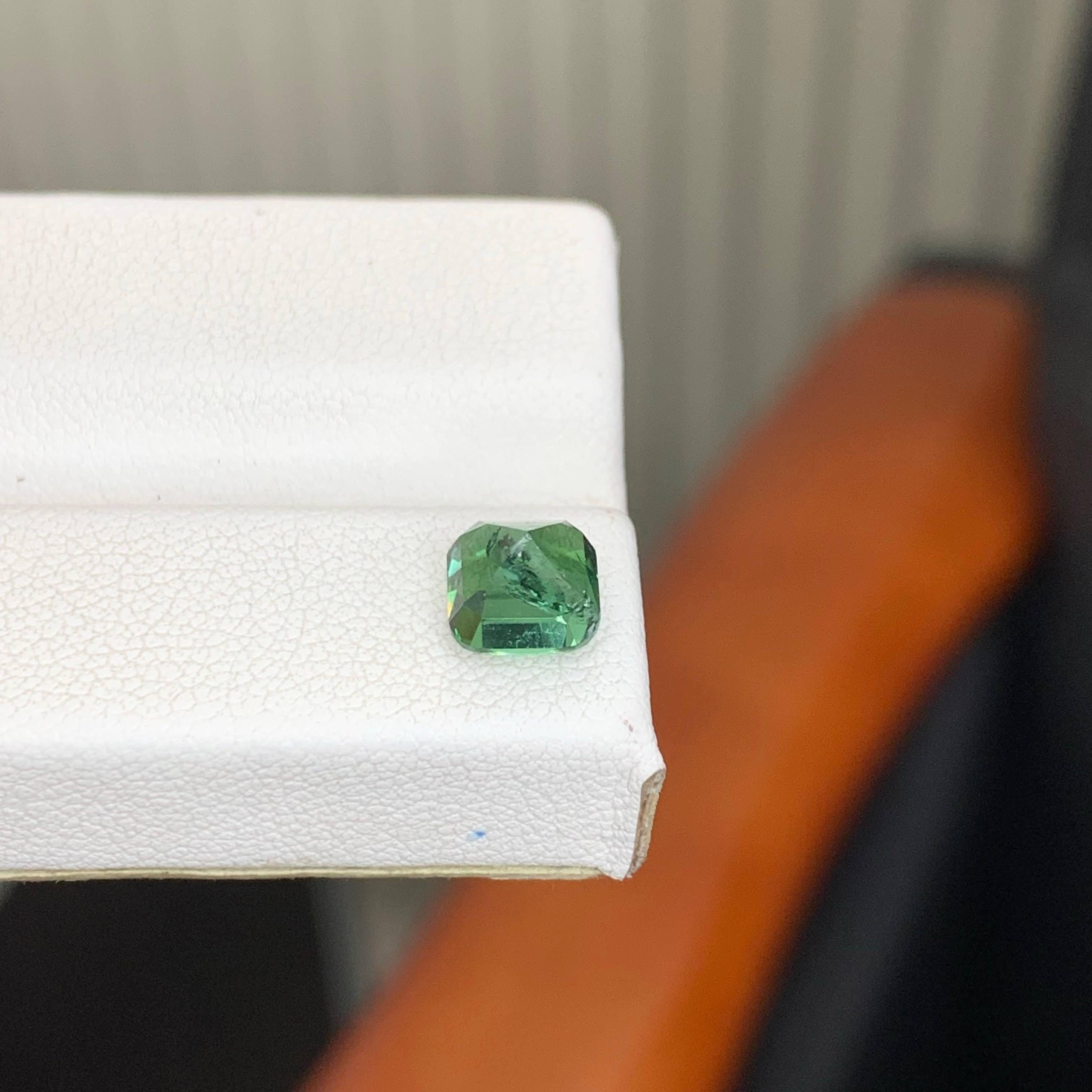 Moderno 1.90 Carat Natural Loose Green Tourmaline Stone Cushion Cut Afghan Gemstone in vendita