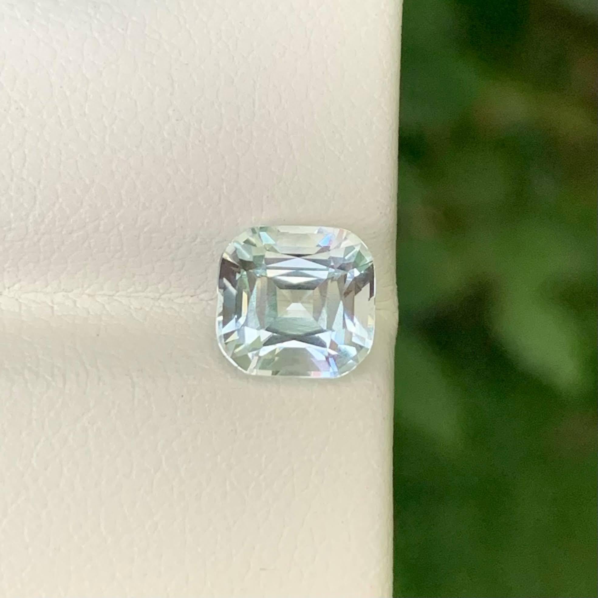 Peso 1,90 carati 
Dimensioni 7.2x7.0x5.3 mm
Trattamento Nessuno
Origine afgana 
Chiarezza VVS 
Forma taglio cuscino 





Questa acquamarina azzurra naturale sfusa da 1,90 carati è una gemma affascinante, sapientemente lavorata con un raffinato