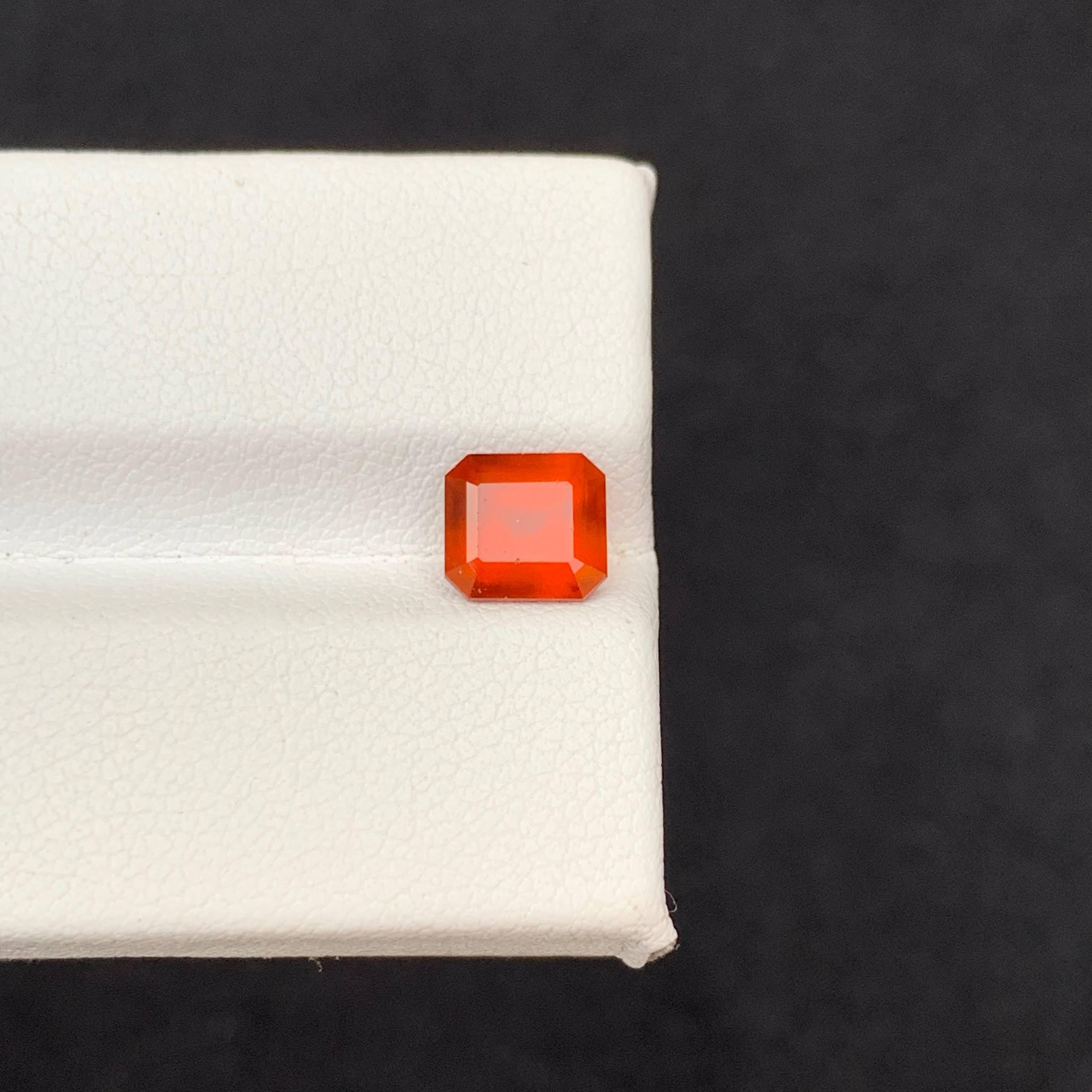 1.90 Carat Natural Loose Orange Hessonite Garnet Emerald Cut African Gemstone en vente 1