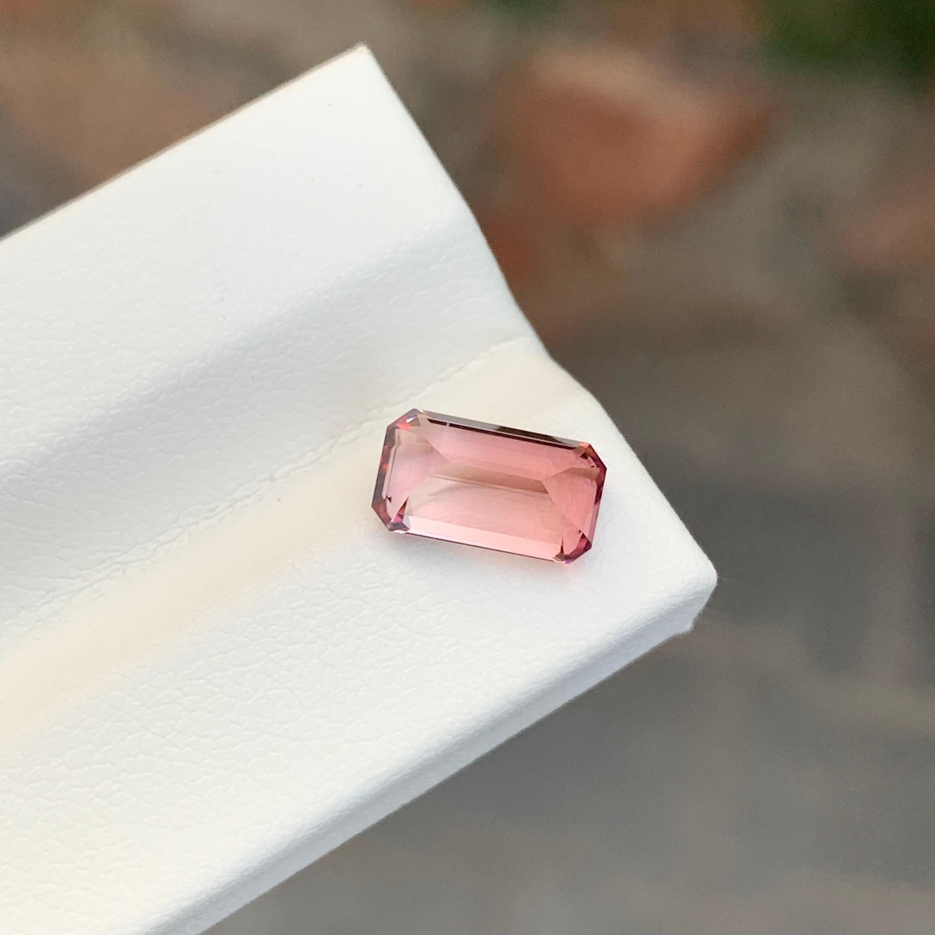 1.90 Carat Natural Loose Pink Tourmaline Emerald Shape Gem en vente 2