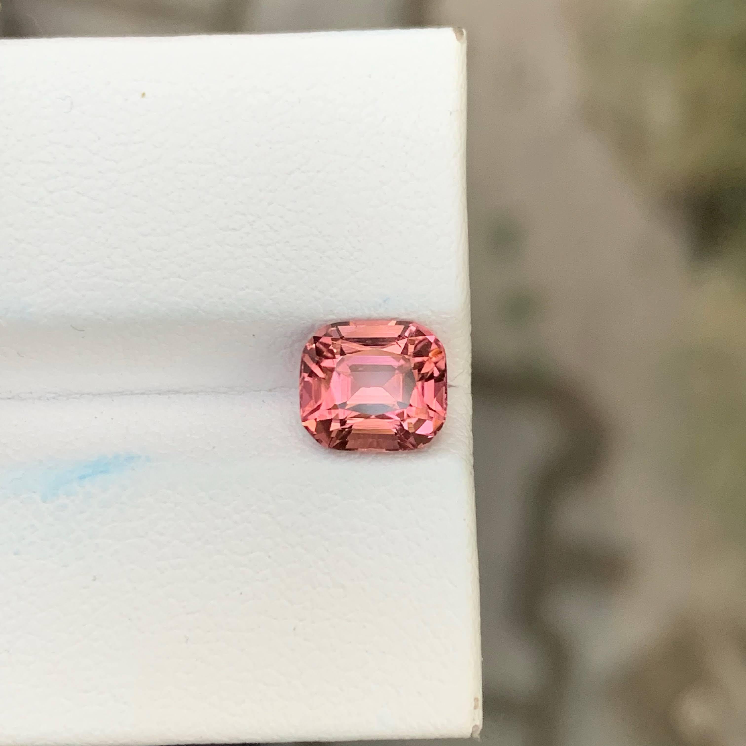 1.90 carati di tormalina rosa naturale sciolta con taglio a cuscino afghano in vendita 4