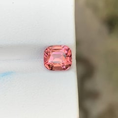 1.90 carati di tormalina rosa naturale sciolta con taglio a cuscino afghano