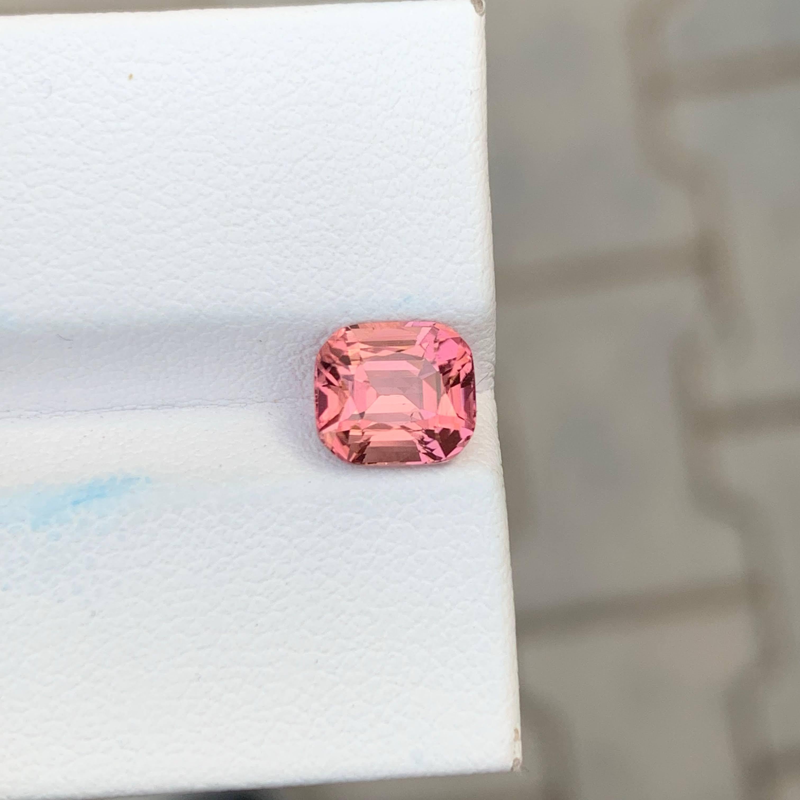 Taglio cuscino 1.90 carati di tormalina rosa naturale sciolta con taglio a cuscino afghano in vendita