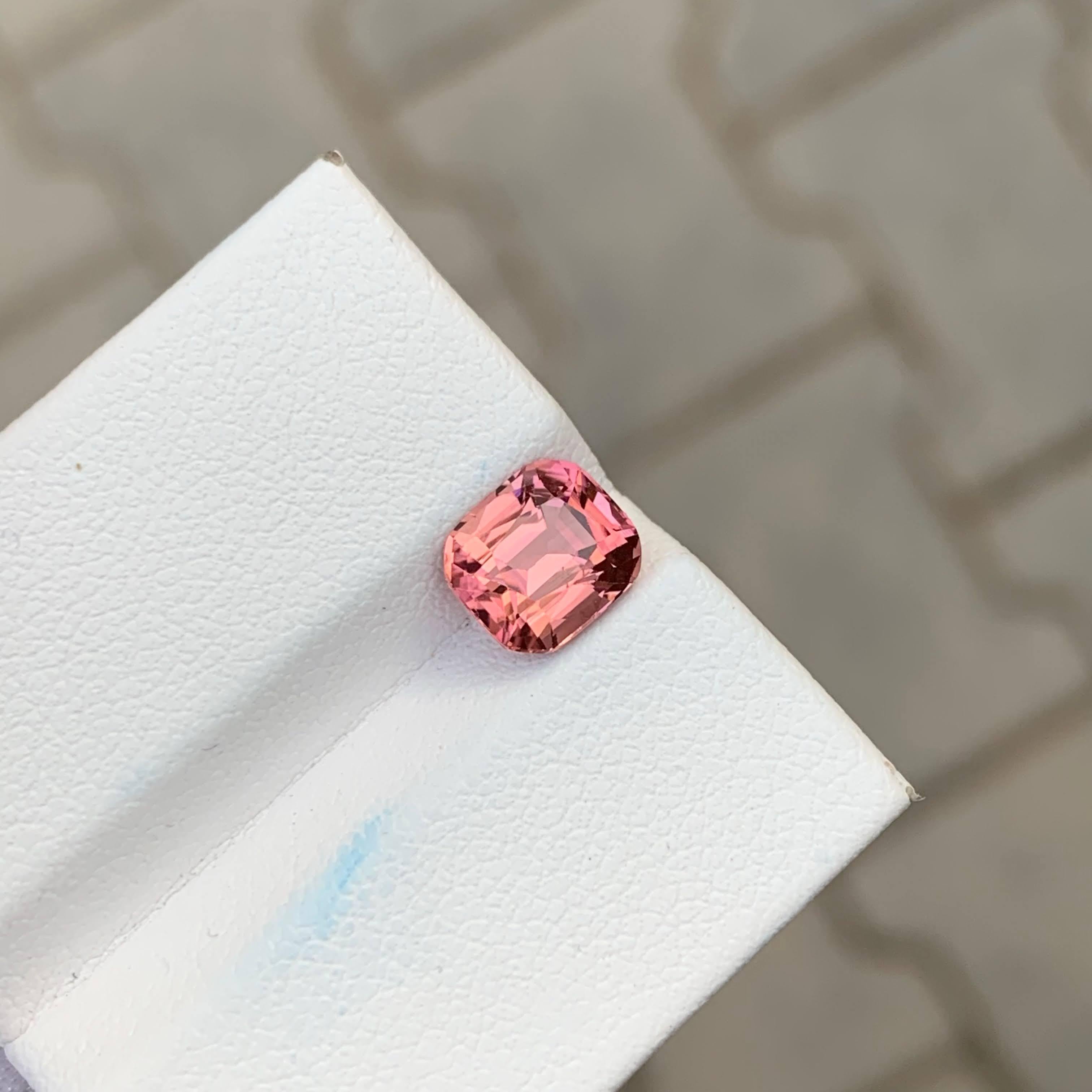 1.90 carati di tormalina rosa naturale sciolta con taglio a cuscino afghano In condizioni Nuovo in vendita a Bangkok, TH