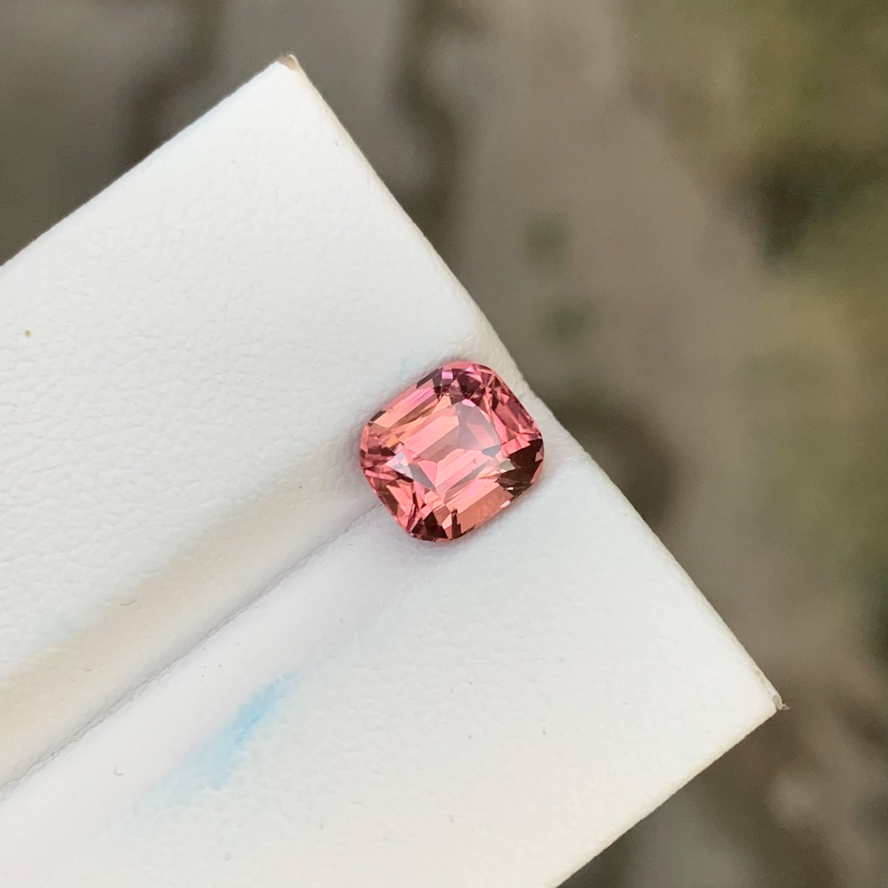 1.90 carati di tormalina rosa naturale sciolta con taglio a cuscino afghano in vendita 1