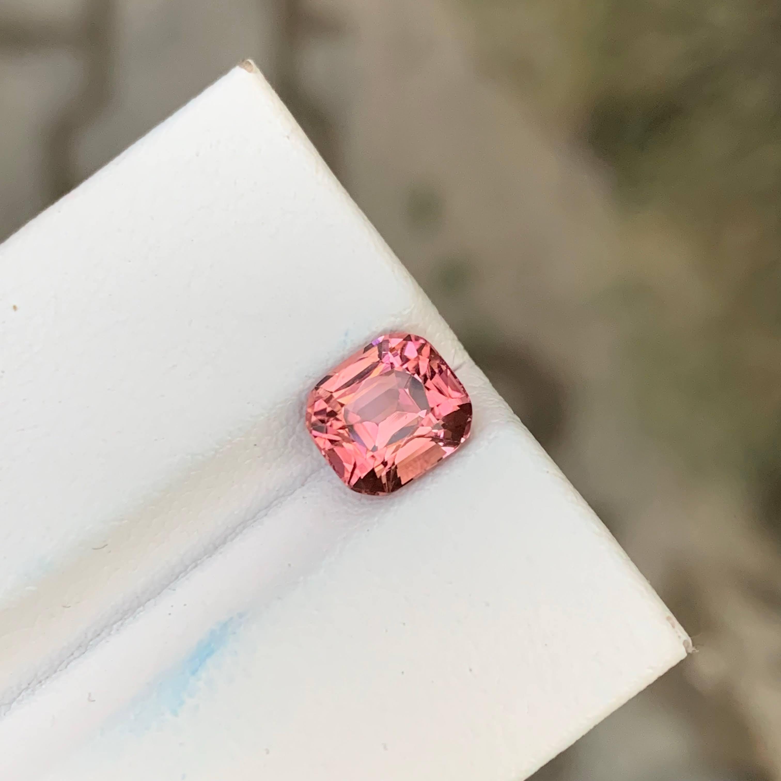 1.90 carati di tormalina rosa naturale sciolta con taglio a cuscino afghano in vendita 2
