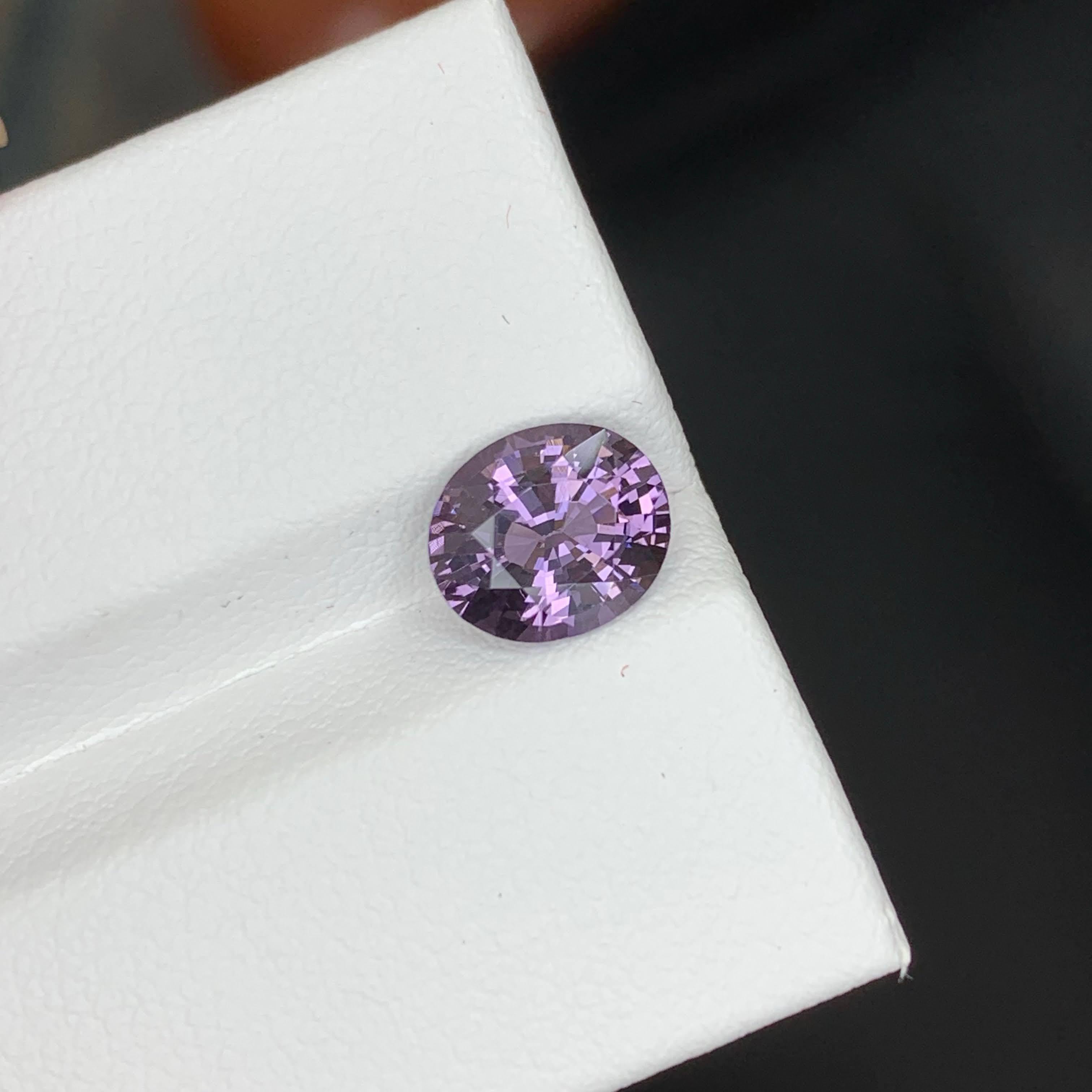 1,90 quilates de piedra natural suelta de espinela birmana de color violáceo talla cojín en venta 5