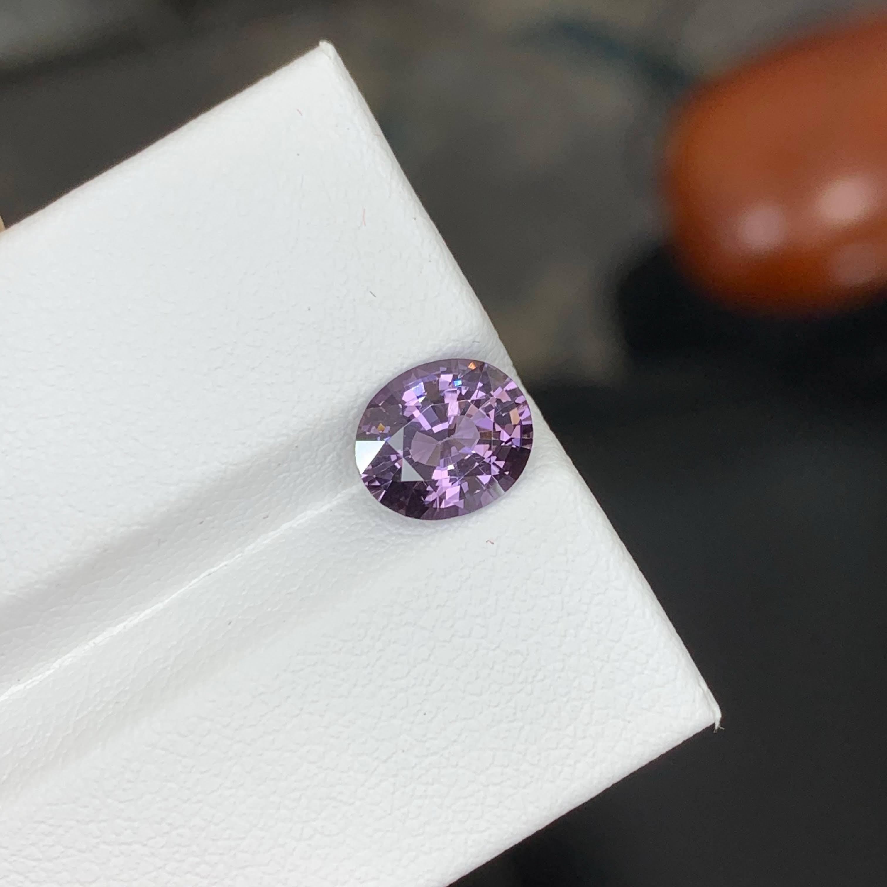 1,90 quilates de piedra natural suelta de espinela birmana de color violáceo talla cojín Corte cojín en venta