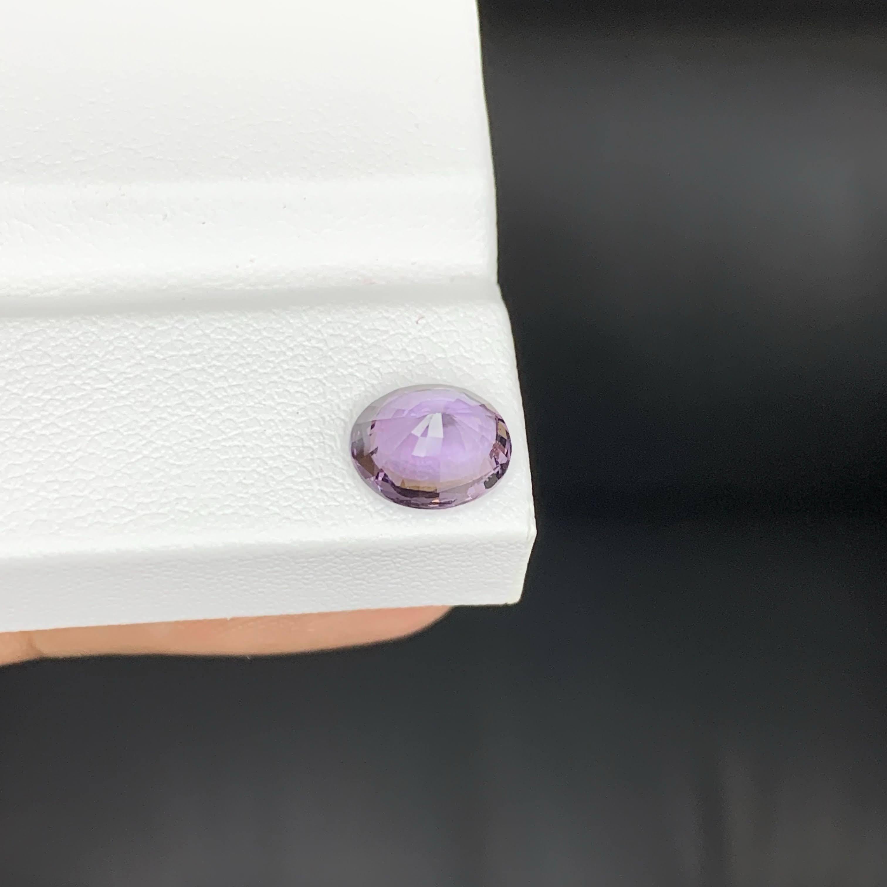 1,90 quilates de piedra natural suelta de espinela birmana de color violáceo talla cojín en venta 1