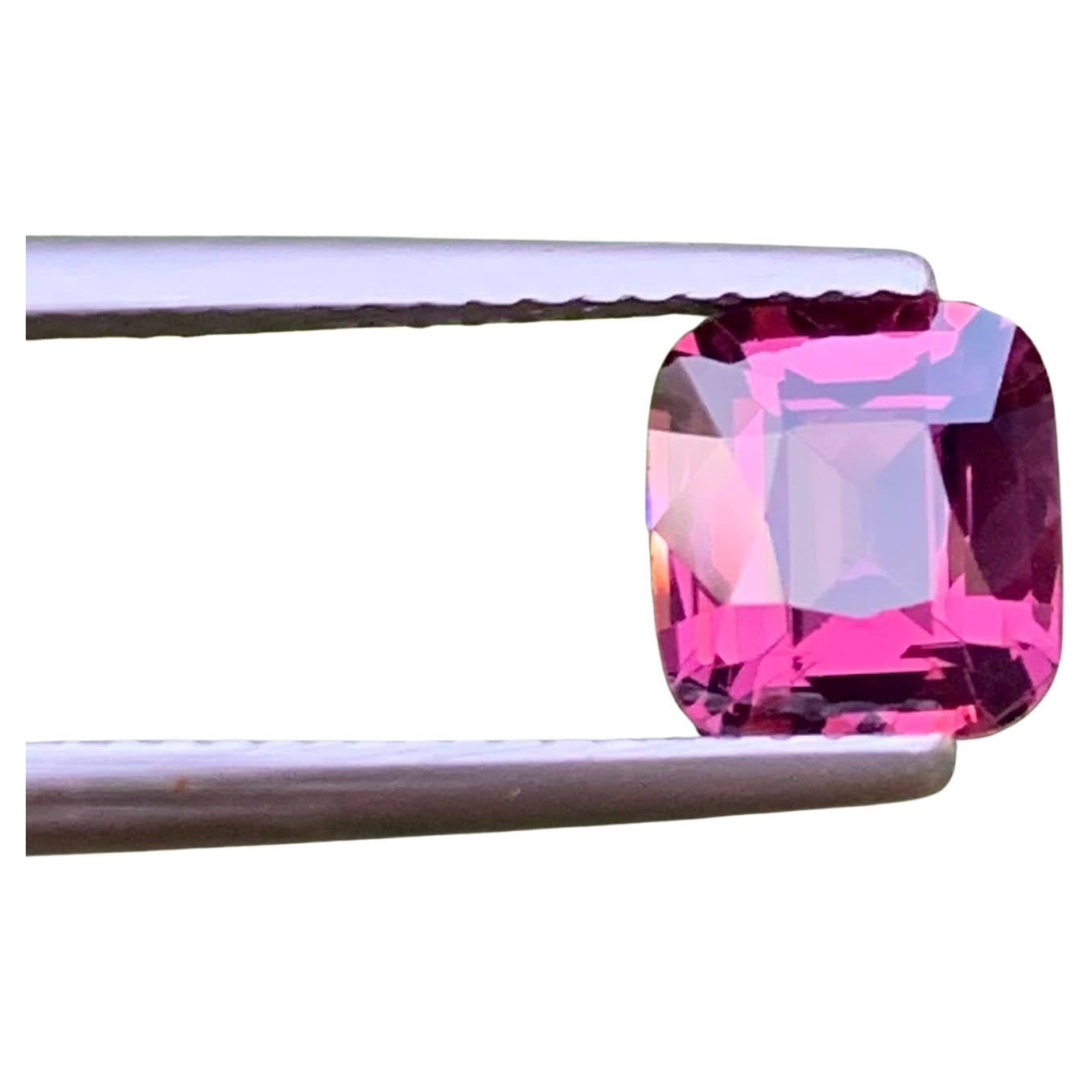 1,90 Carati di Spinello rosa violaceo sciolto naturale con taglio a cuscino Gemma della Tanzania
