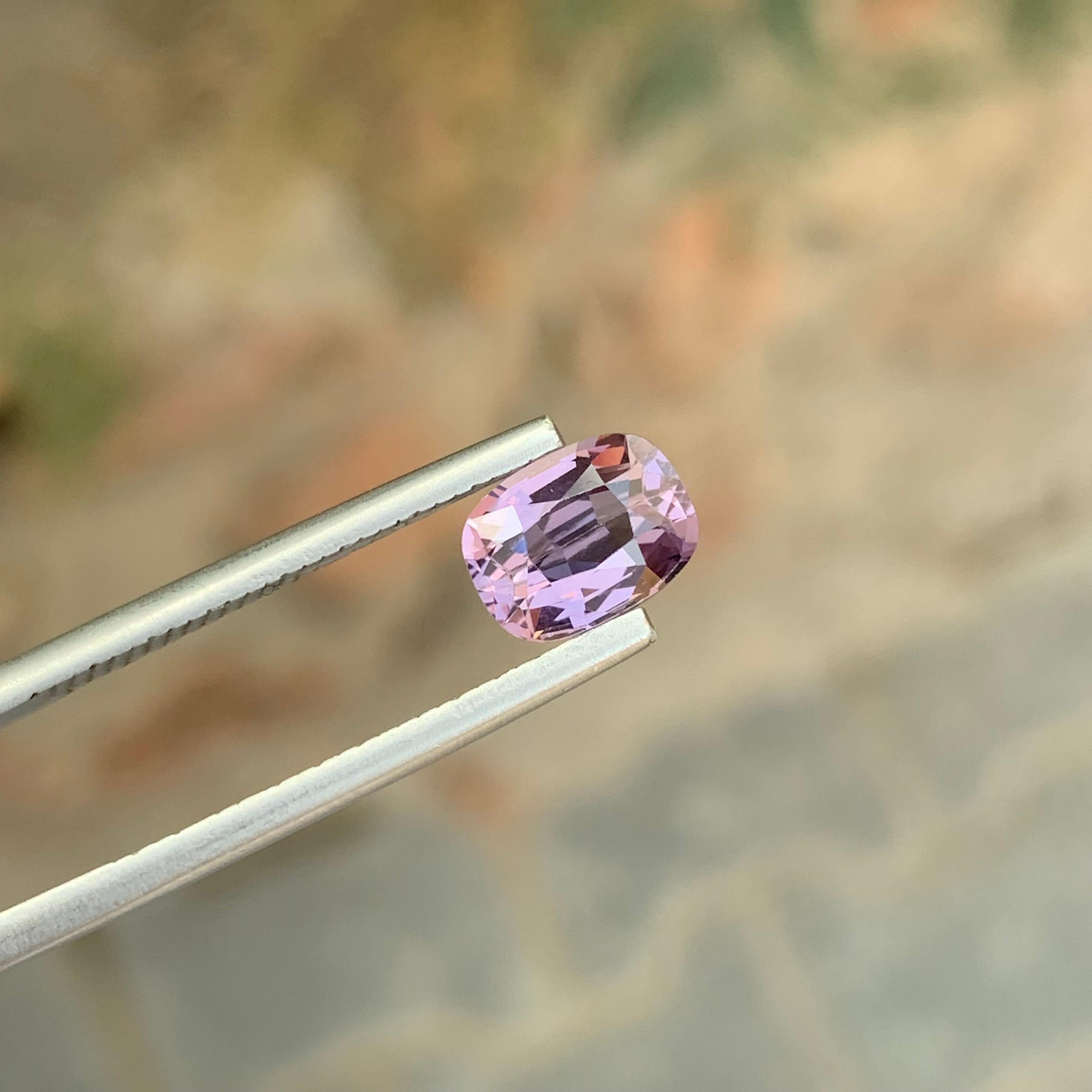 1.90 Carat Natural Loose Purplish Pink Spinel From Myanmar Mine In New Condition For Sale In Peshawar, PK