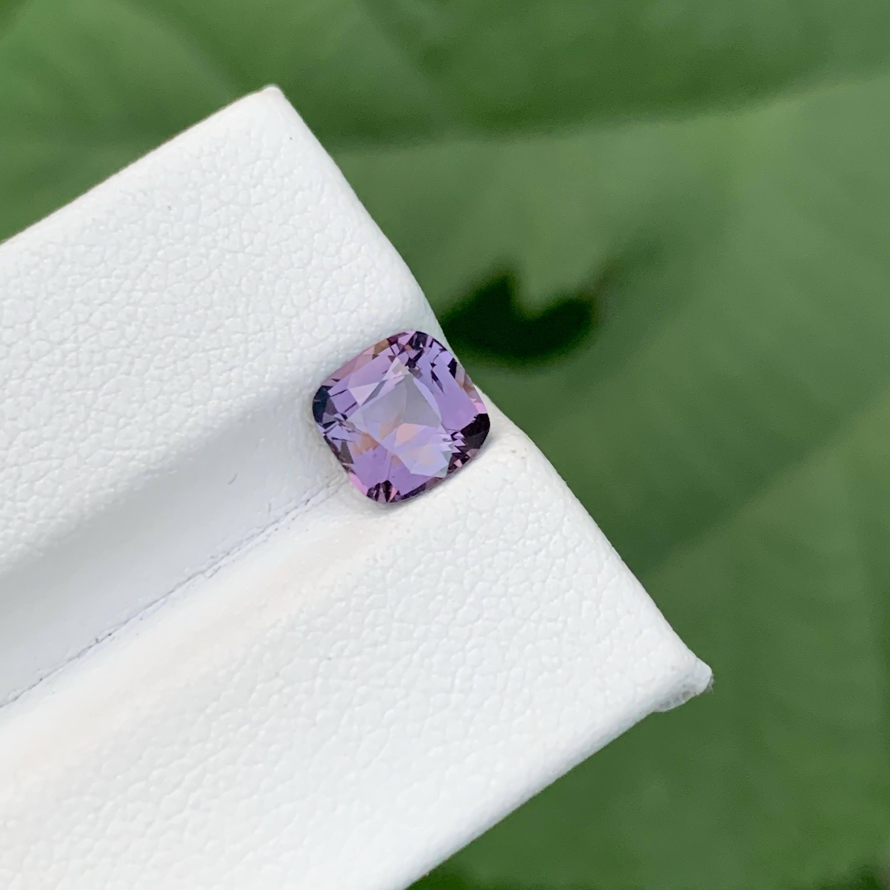 Taglio cuscino 1,90 carati di Spinello violaceo naturale sciolto, taglio a cuscino, gemma della Tanzania in vendita