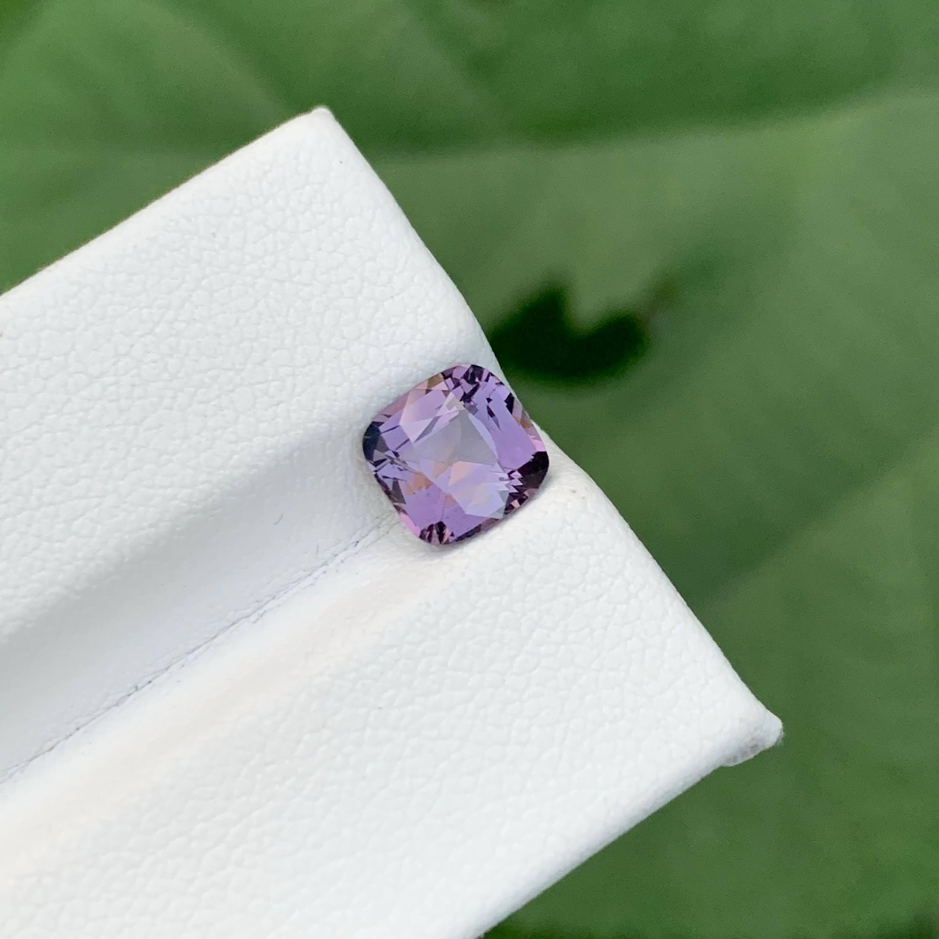 1,90 carati di Spinello violaceo naturale sciolto, taglio a cuscino, gemma della Tanzania In condizioni Nuovo in vendita a Bangkok, TH